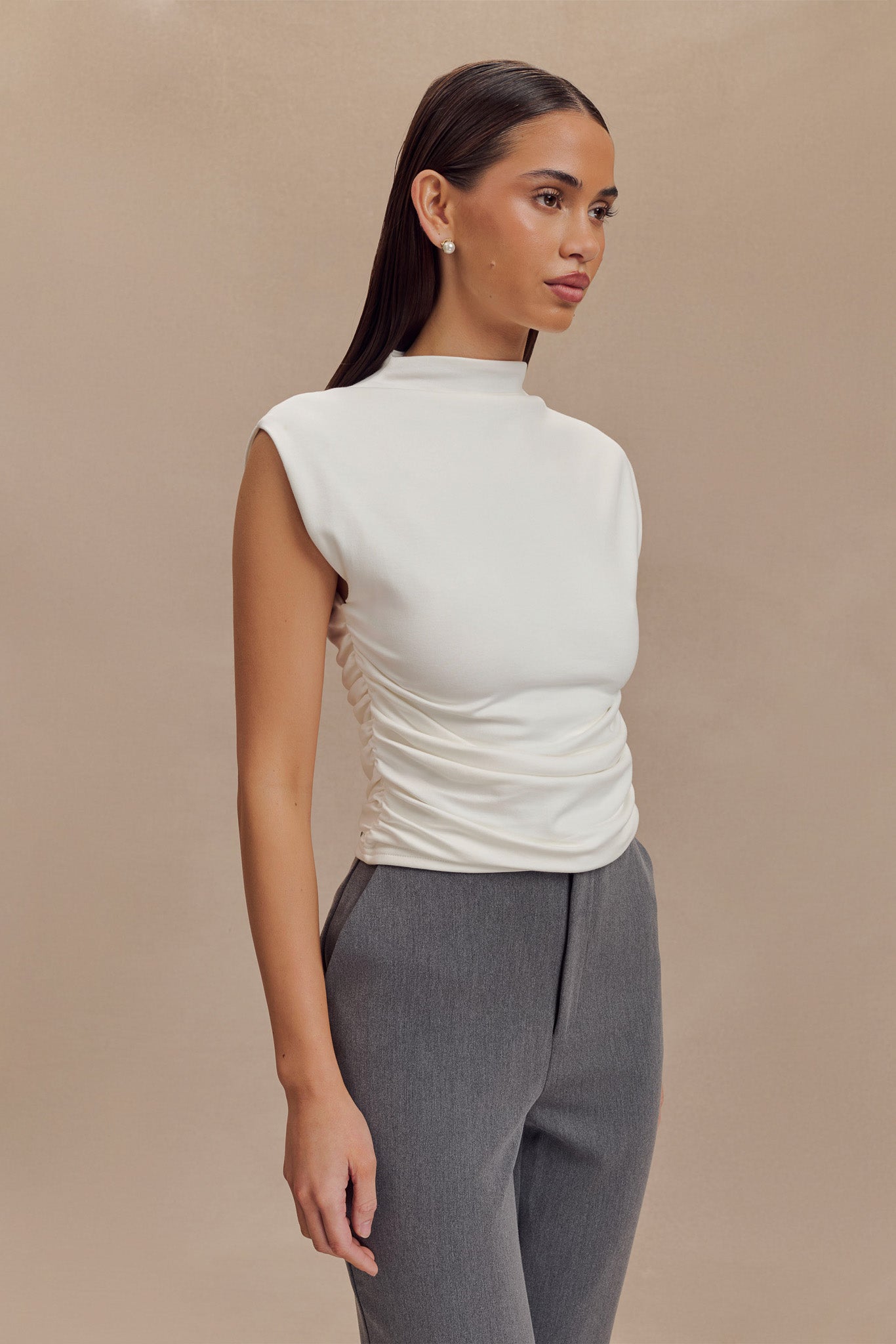 Ellia High Neck Sleeveless Top in White – Chic&Drifts