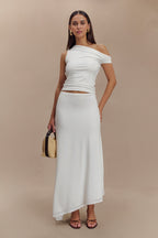 Kacey Slinky Off Shoulder Top in White – Chic&Drifts