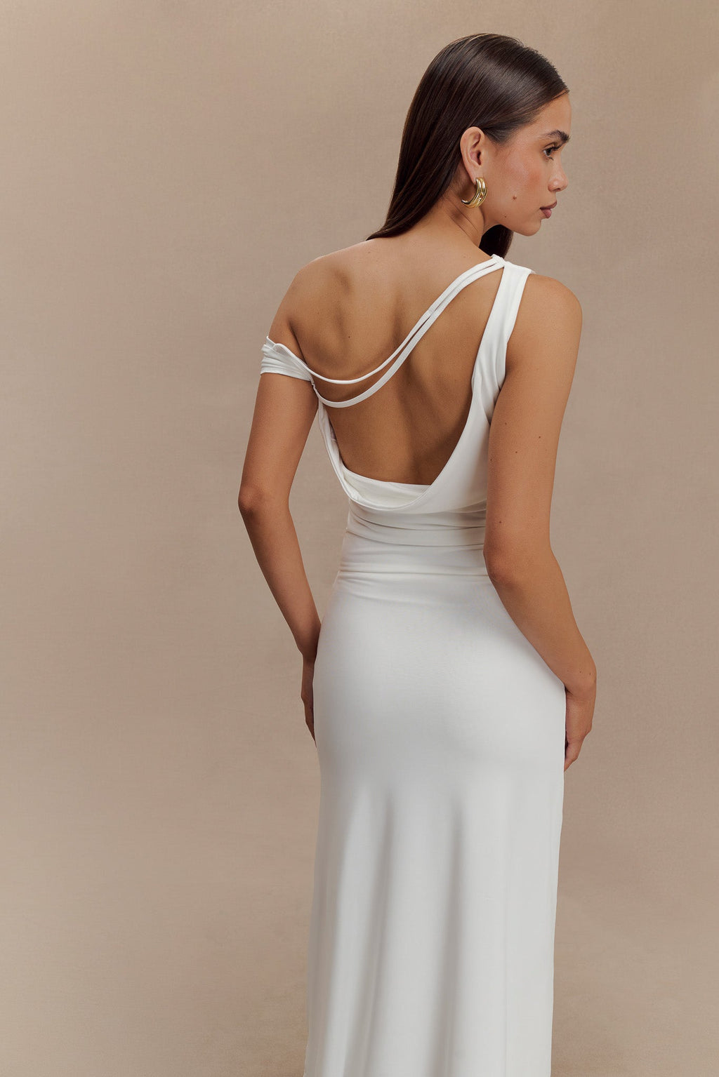 Kacey Slinky Off Shoulder Top in White – Chic&Drifts