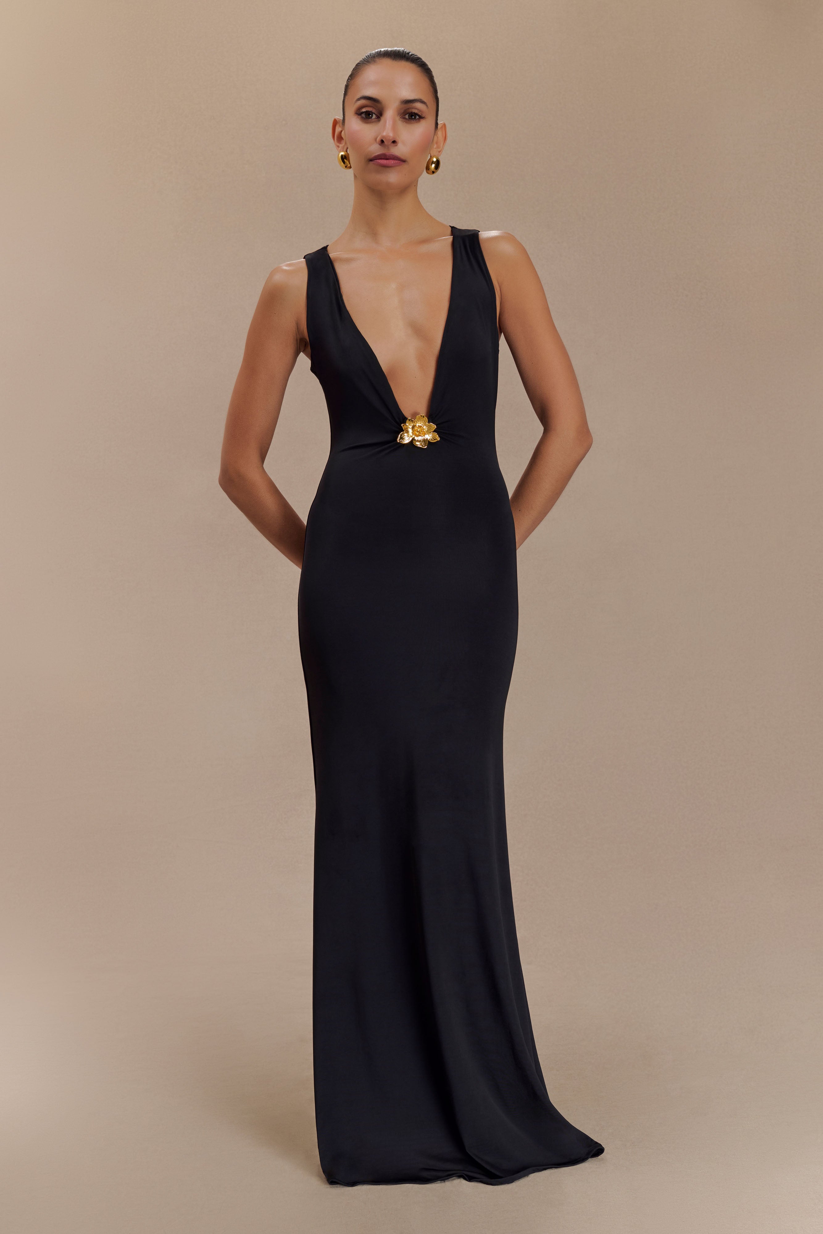 Beck Plunge Maxi Dress With Floral Hardware in Black – Chic&Drifts