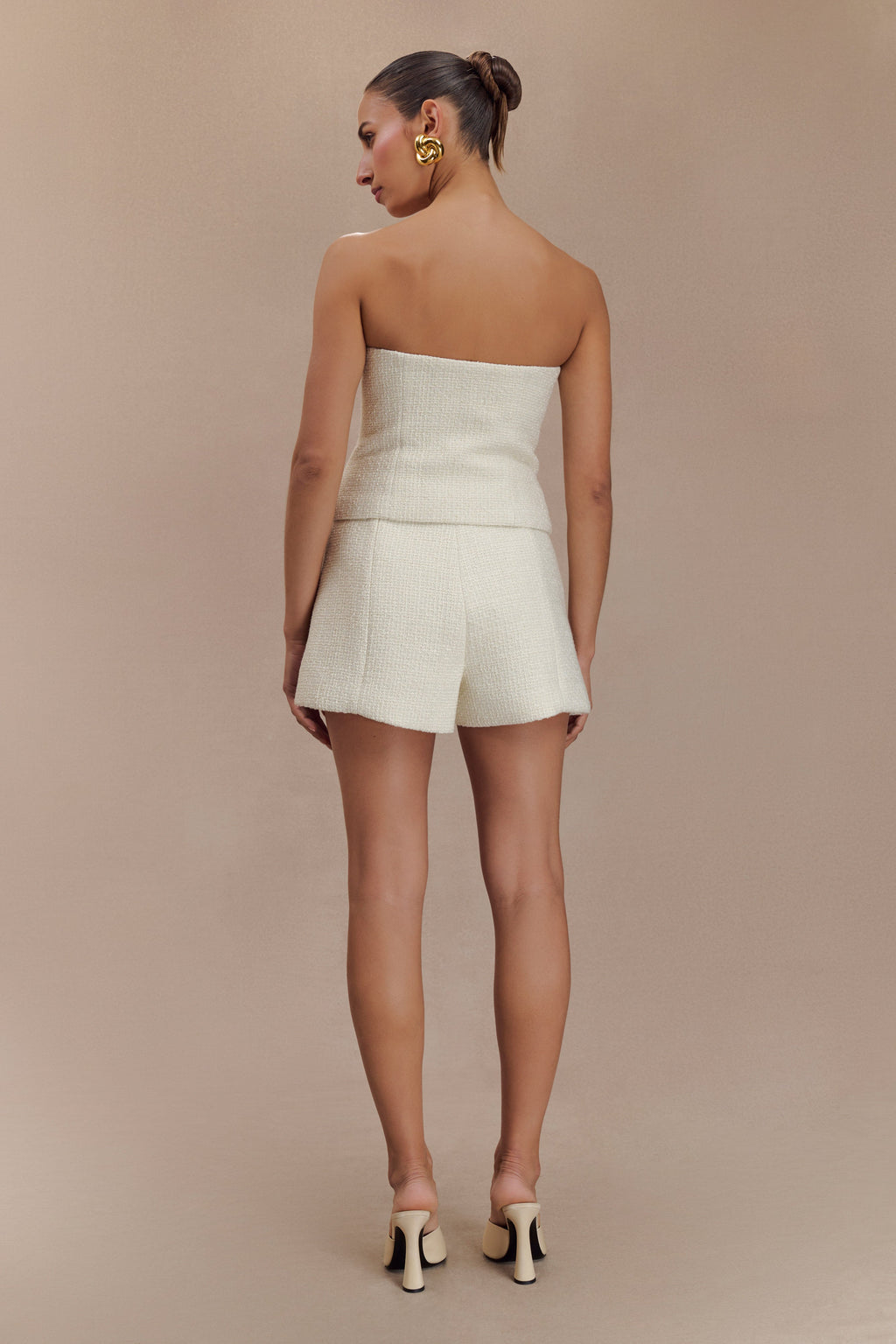Parker Boucle Strapless Asymmetric Top in Ivory – Chic&Drifts