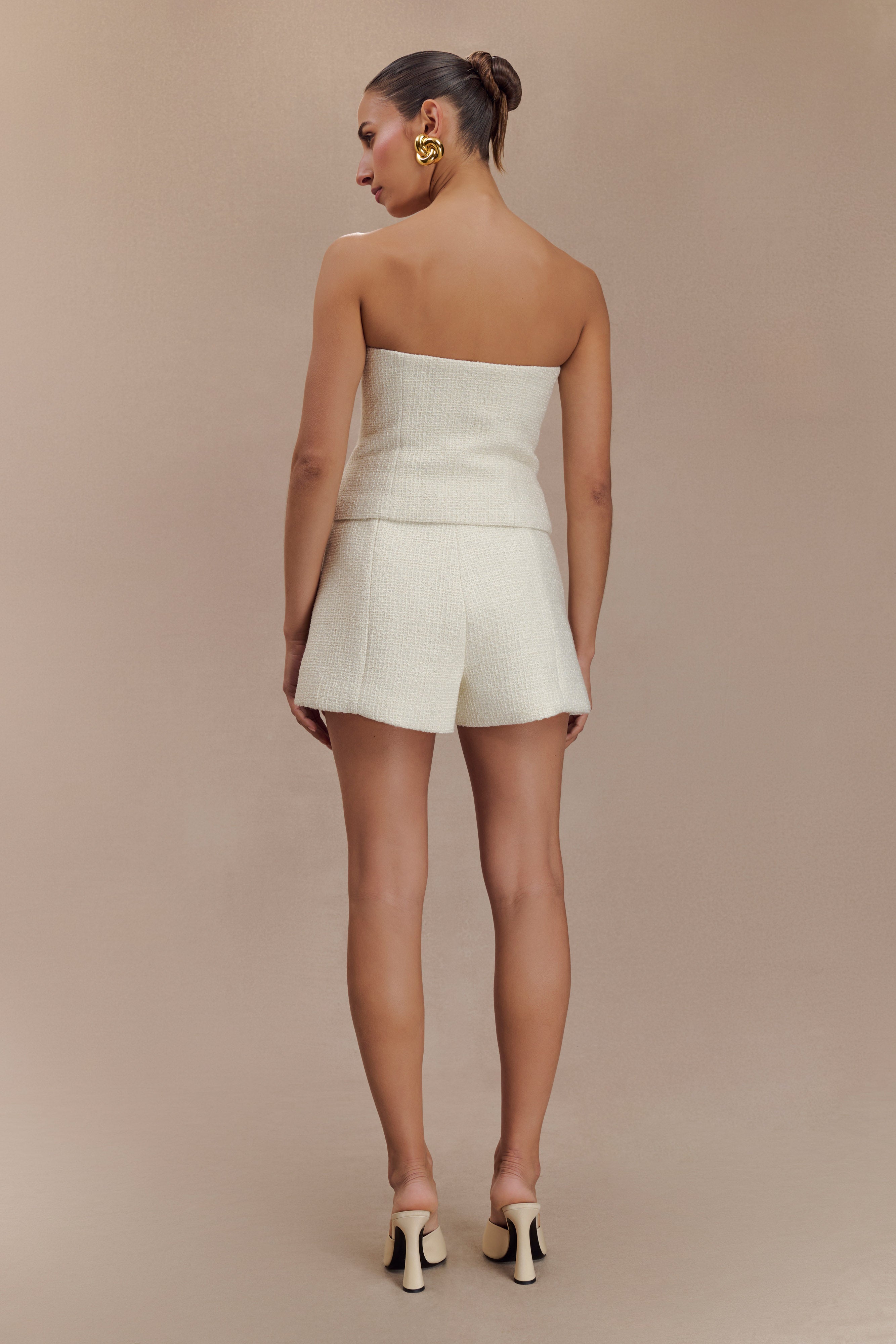 Parker Boucle Strapless Asymmetric Top in Ivory – Chic&Drifts