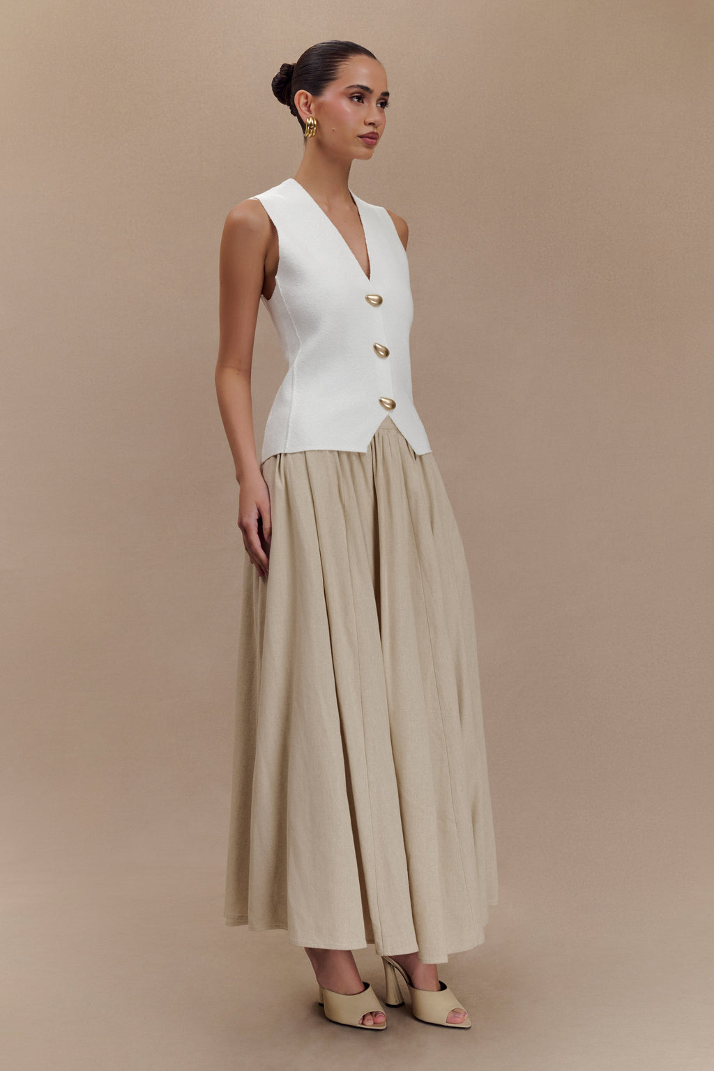 Clarence Linen A-Line Maxi Skirt in Natural – Chic&Drifts