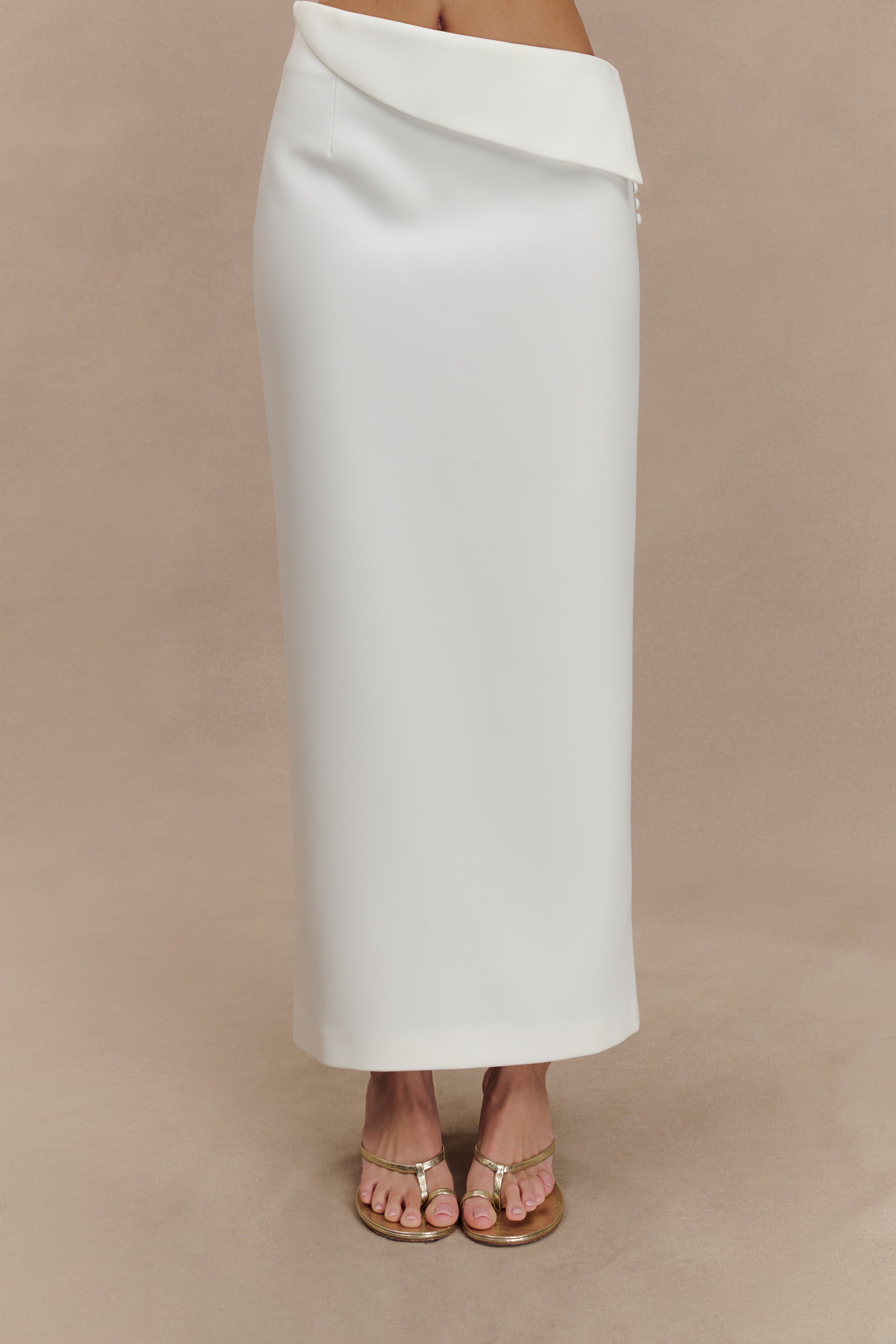 Astrid Suiting Midi Skirt in White – Chic&Drifts