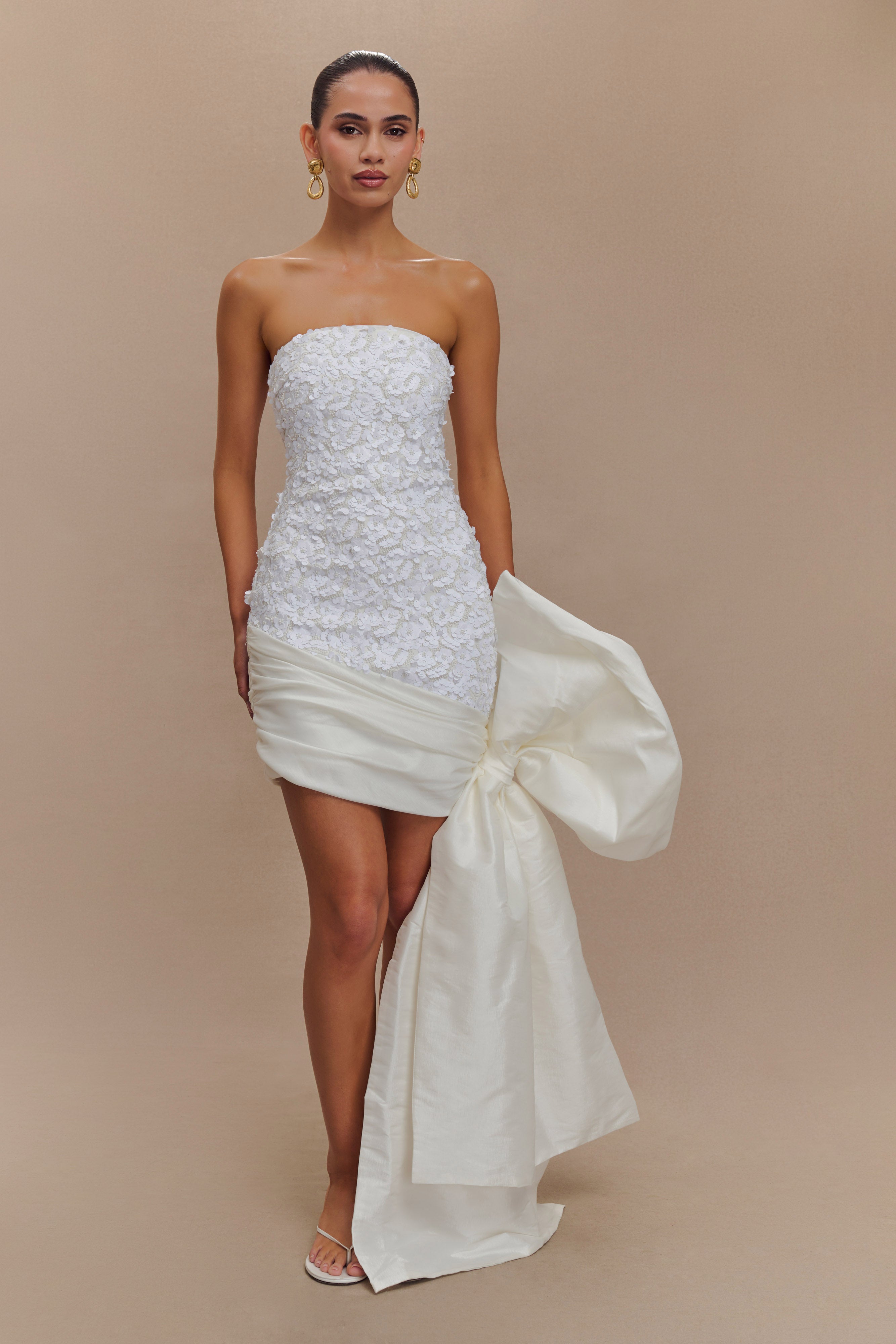 Franka Strapless Bow Mini Dress in White – Chic&Drifts