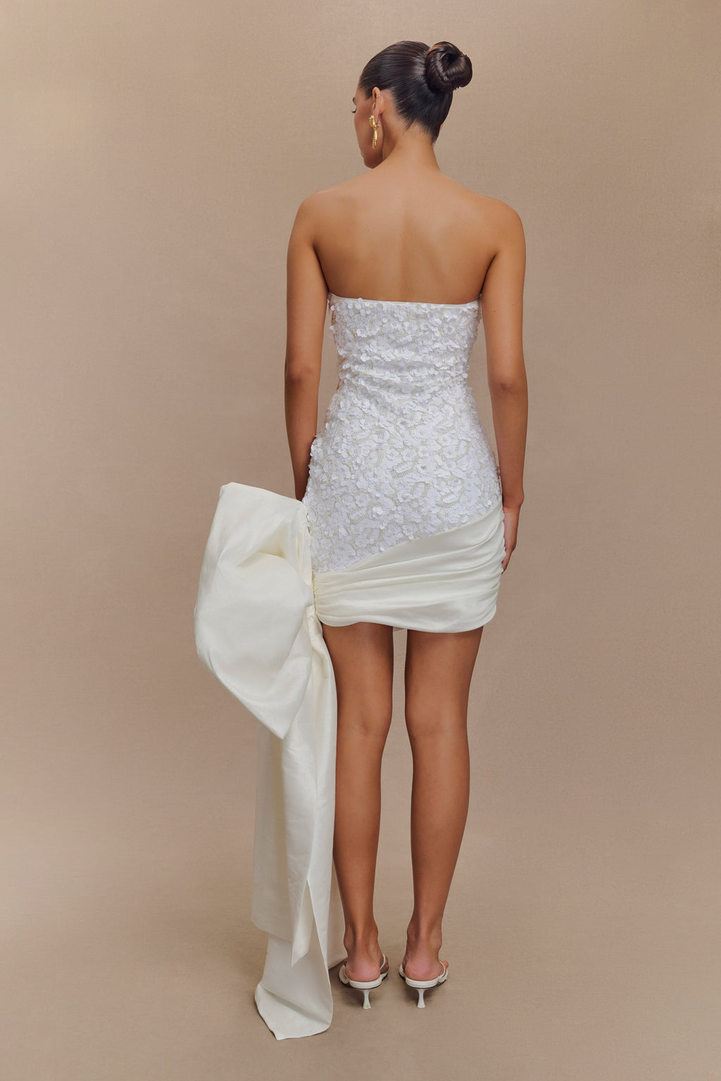 Franka Strapless Bow Mini Dress in White – Chic&Drifts