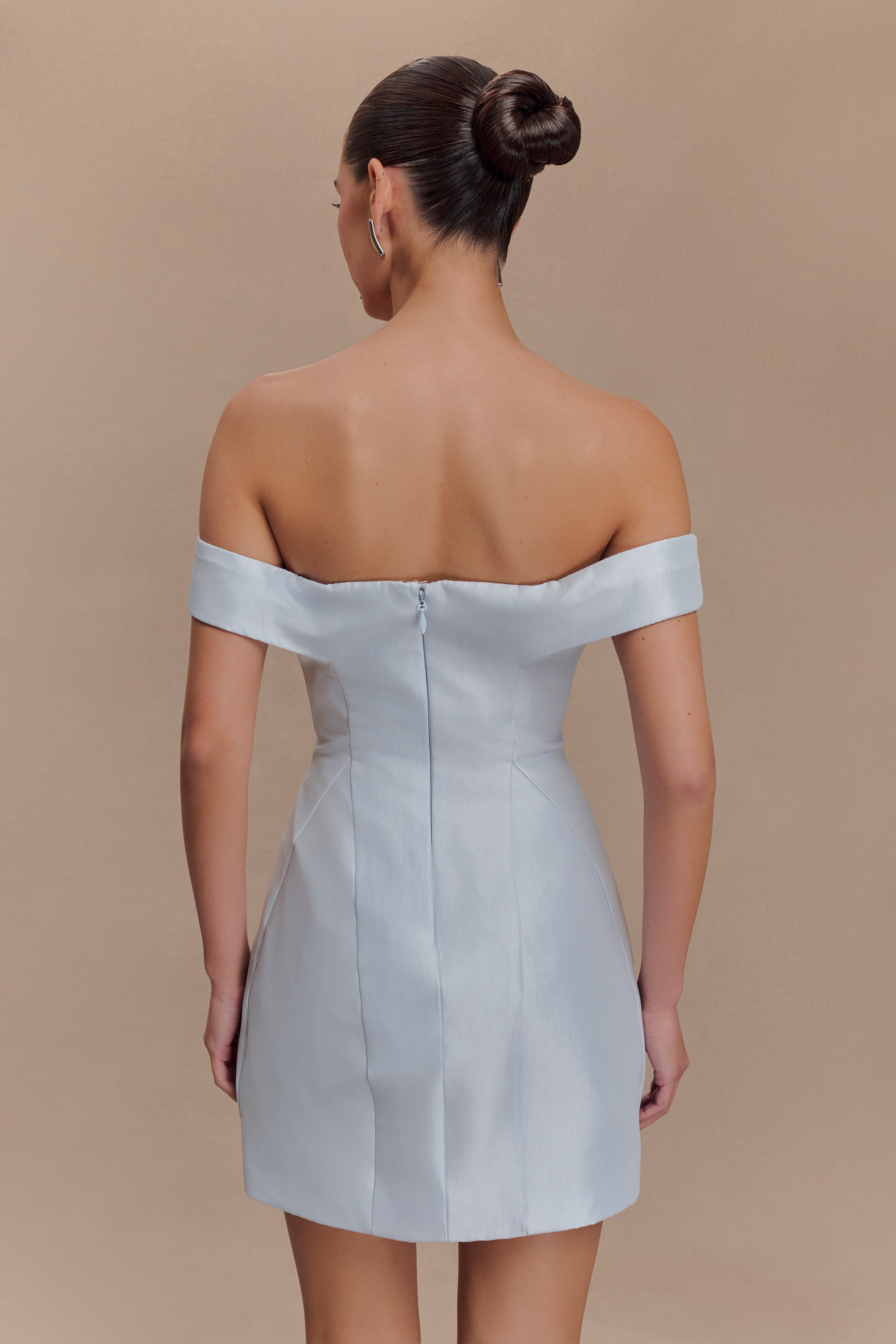 Diana Off Shoulders Mini Dress in Powder Baby Blue – Chic&Drifts