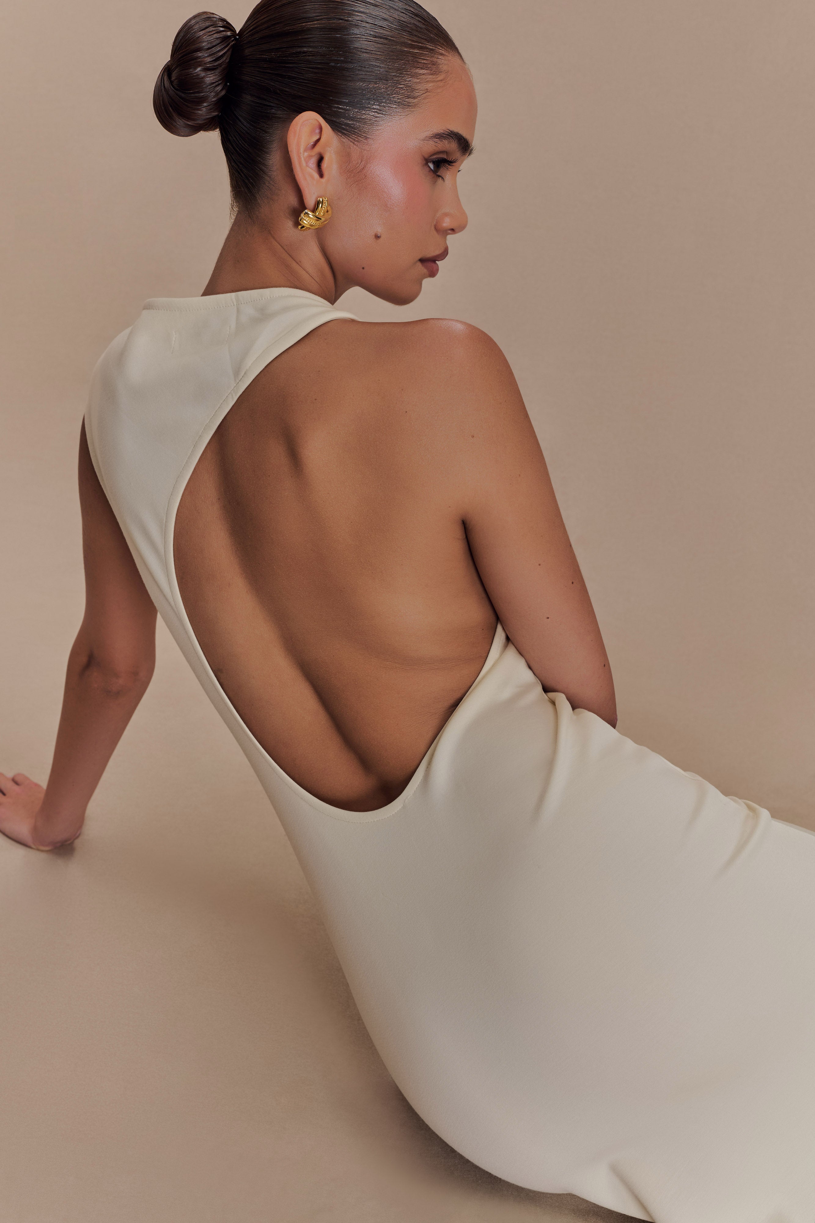 Katerina Scuba Jersey Cut Out Maxi Dress in Ivory – Chic&Drifts