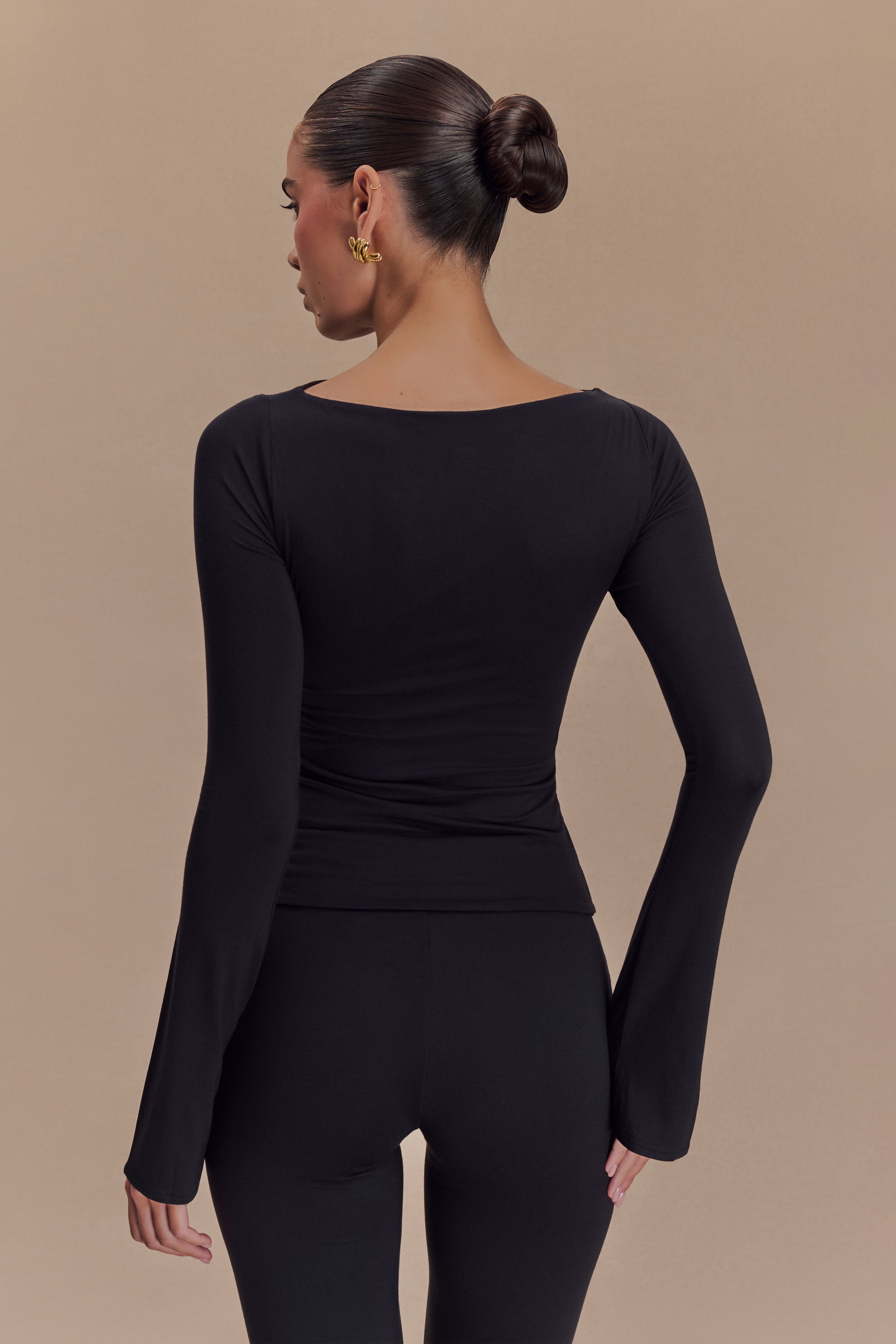 Preston Modal Long Sleeve Top in Black – Chic&Drifts