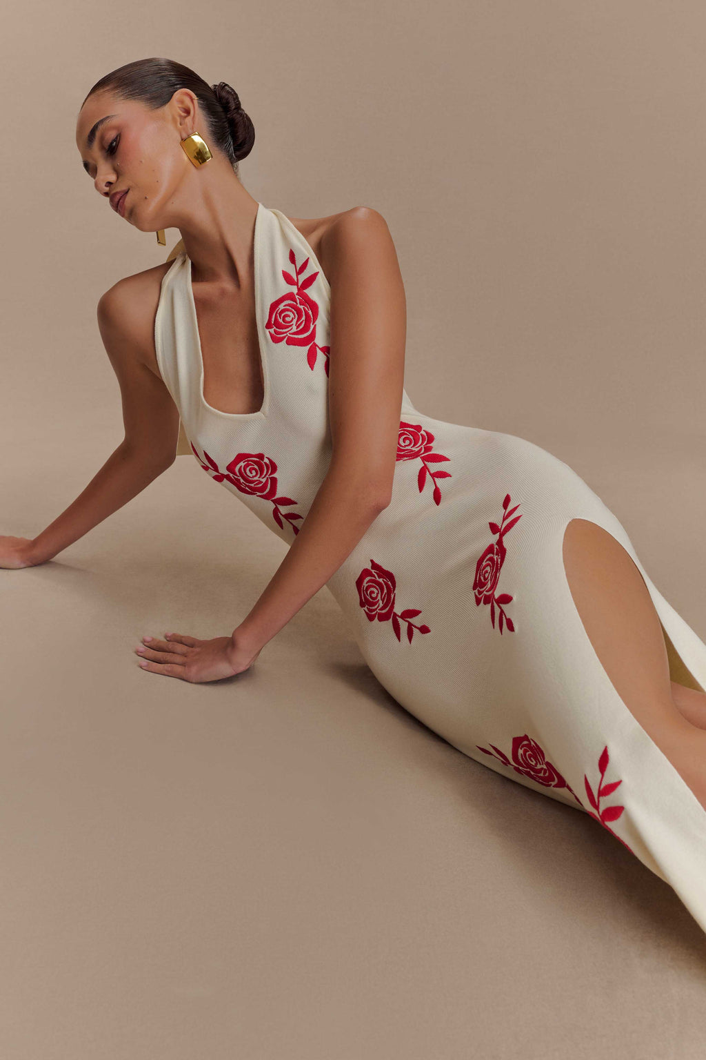 Shiloh Rose Knit Halter Maxi Dress in Ivory – Chic&Drifts