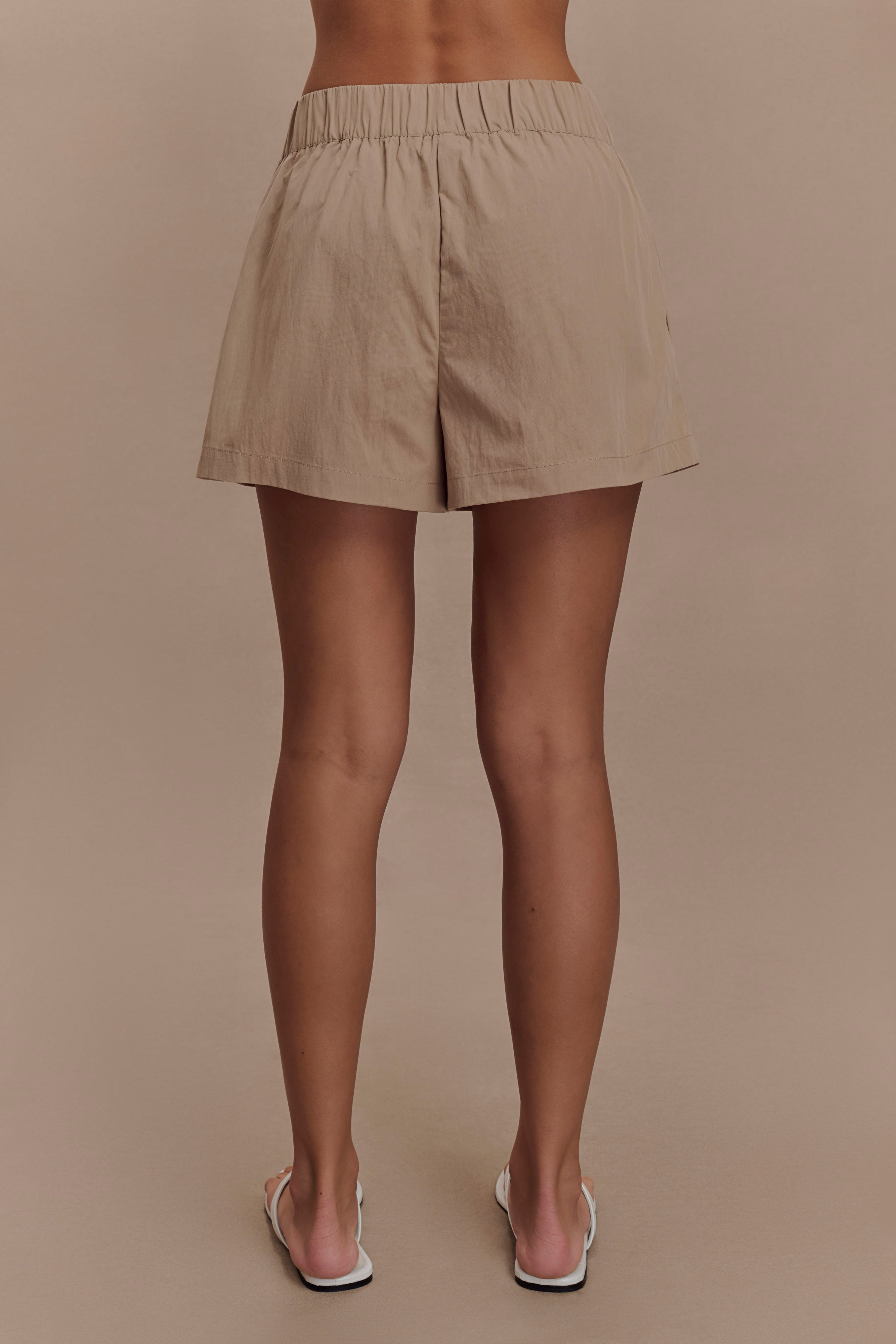 Johanna Cotton Relaxed Shorts in Sand – Chic&Drifts