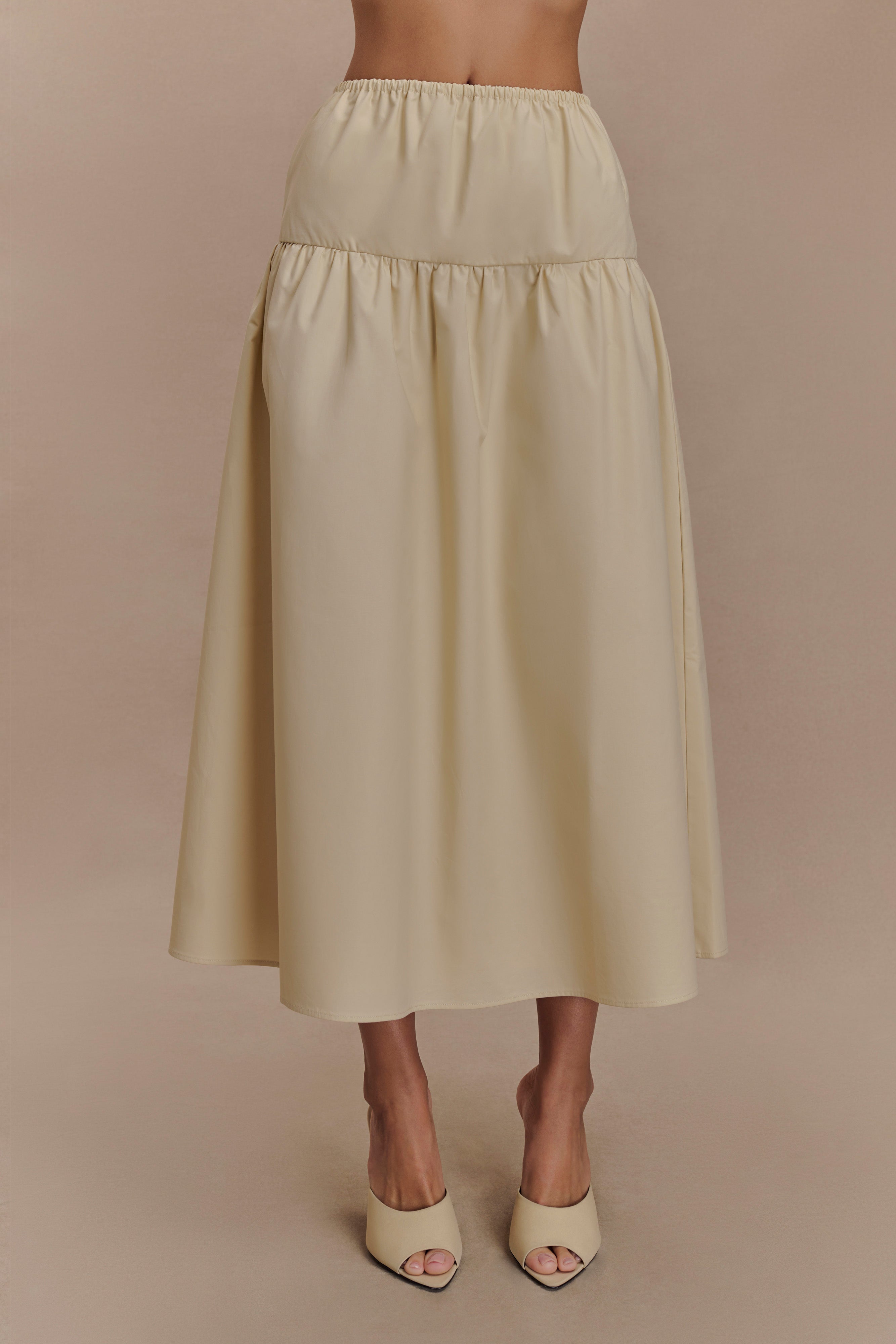Amirah Midi Skirt in Nude – Chic&Drifts