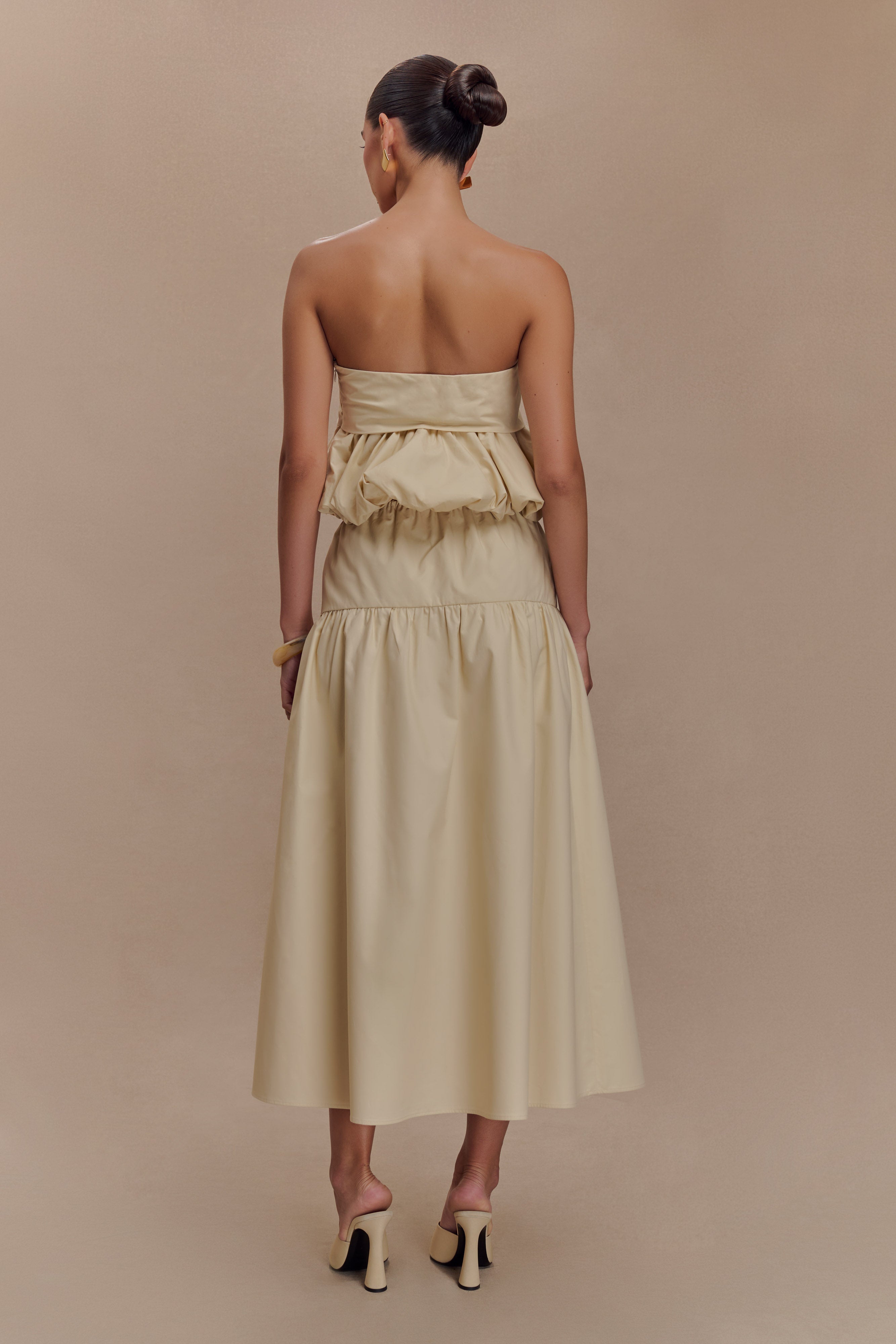 Amirah Midi Skirt in Nude – Chic&Drifts