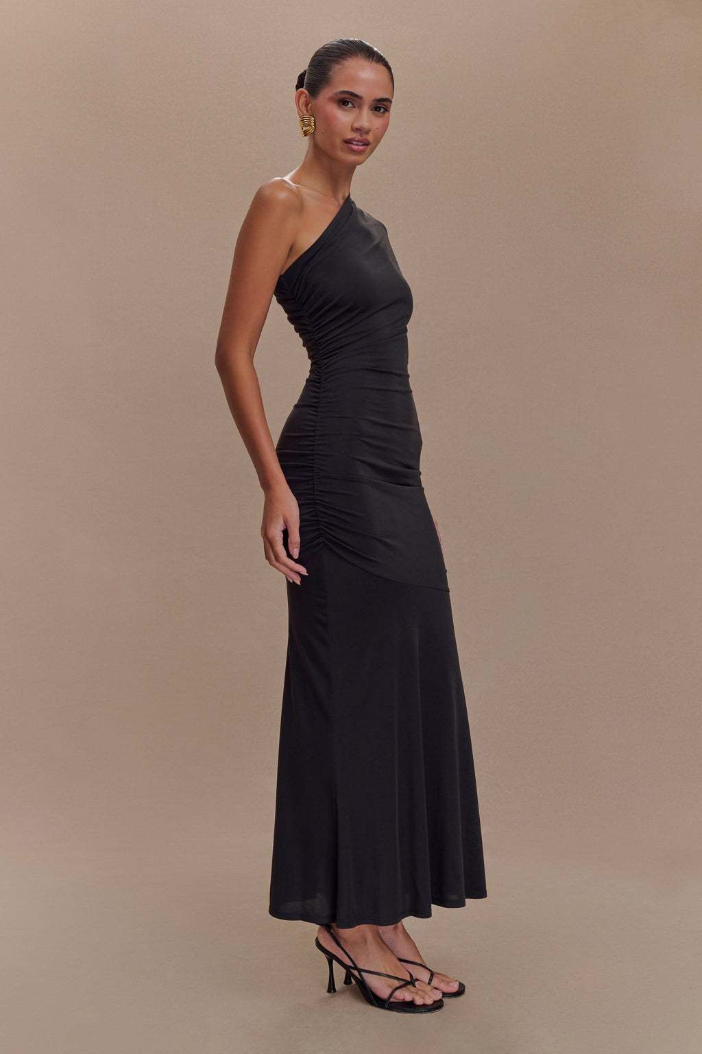 Chloe Peached Jersey One Shoulder Midi Dress in Black – Chic&Drifts