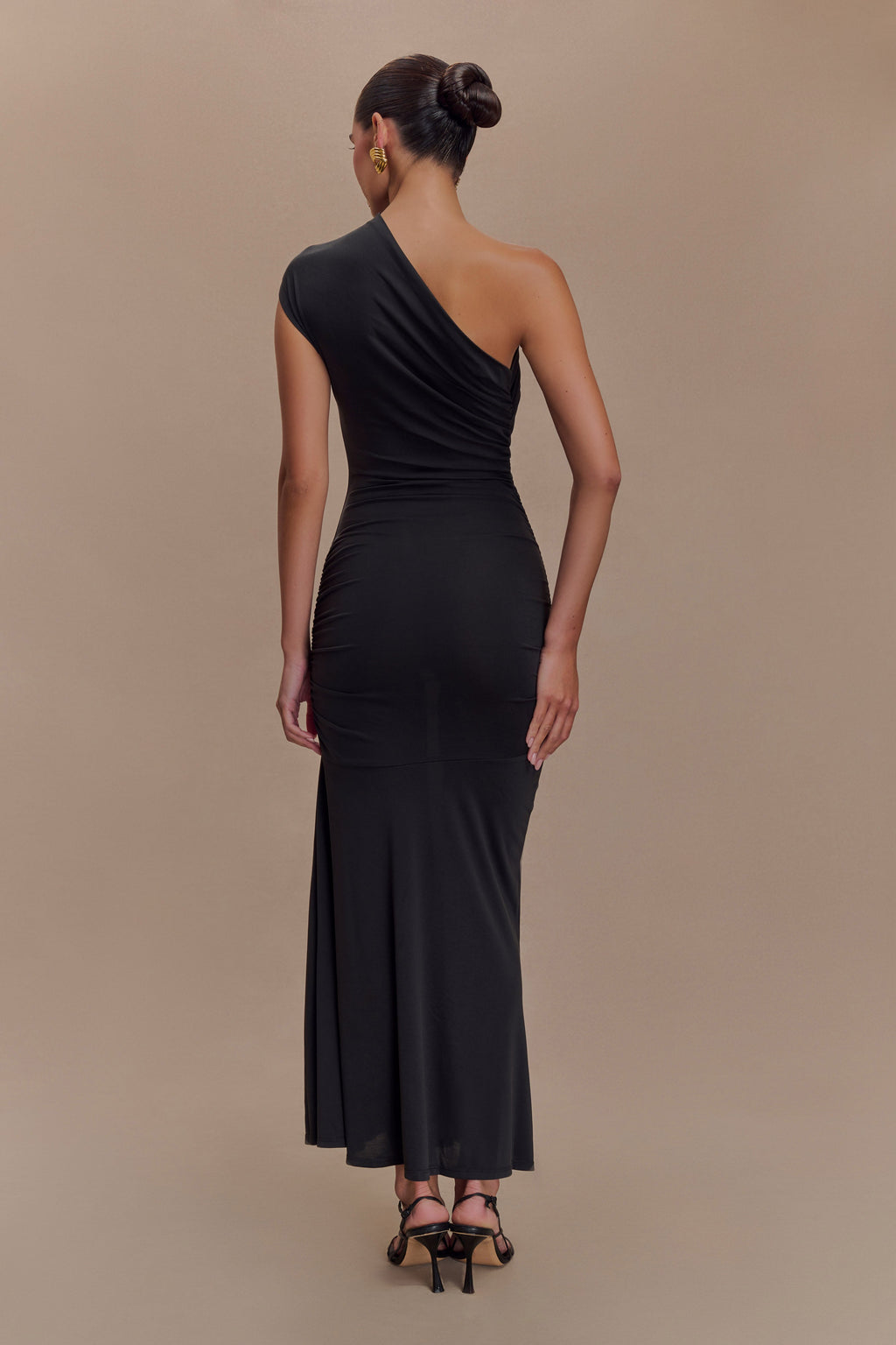 Chloe Peached Jersey One Shoulder Midi Dress in Black – Chic&Drifts