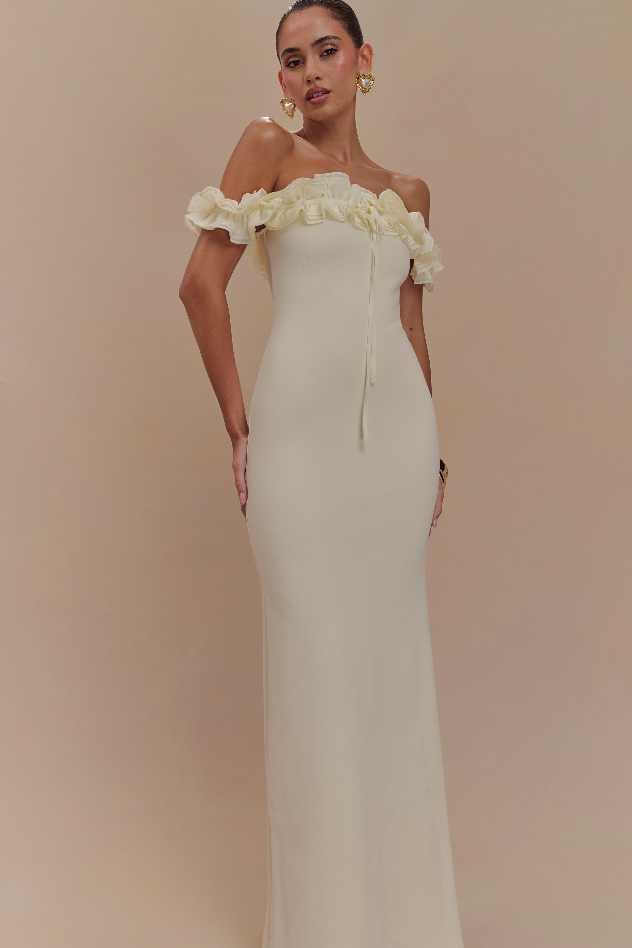 Nova Ruffle Off Shoulder Maxi Dress in Ivory – Chic&Drifts