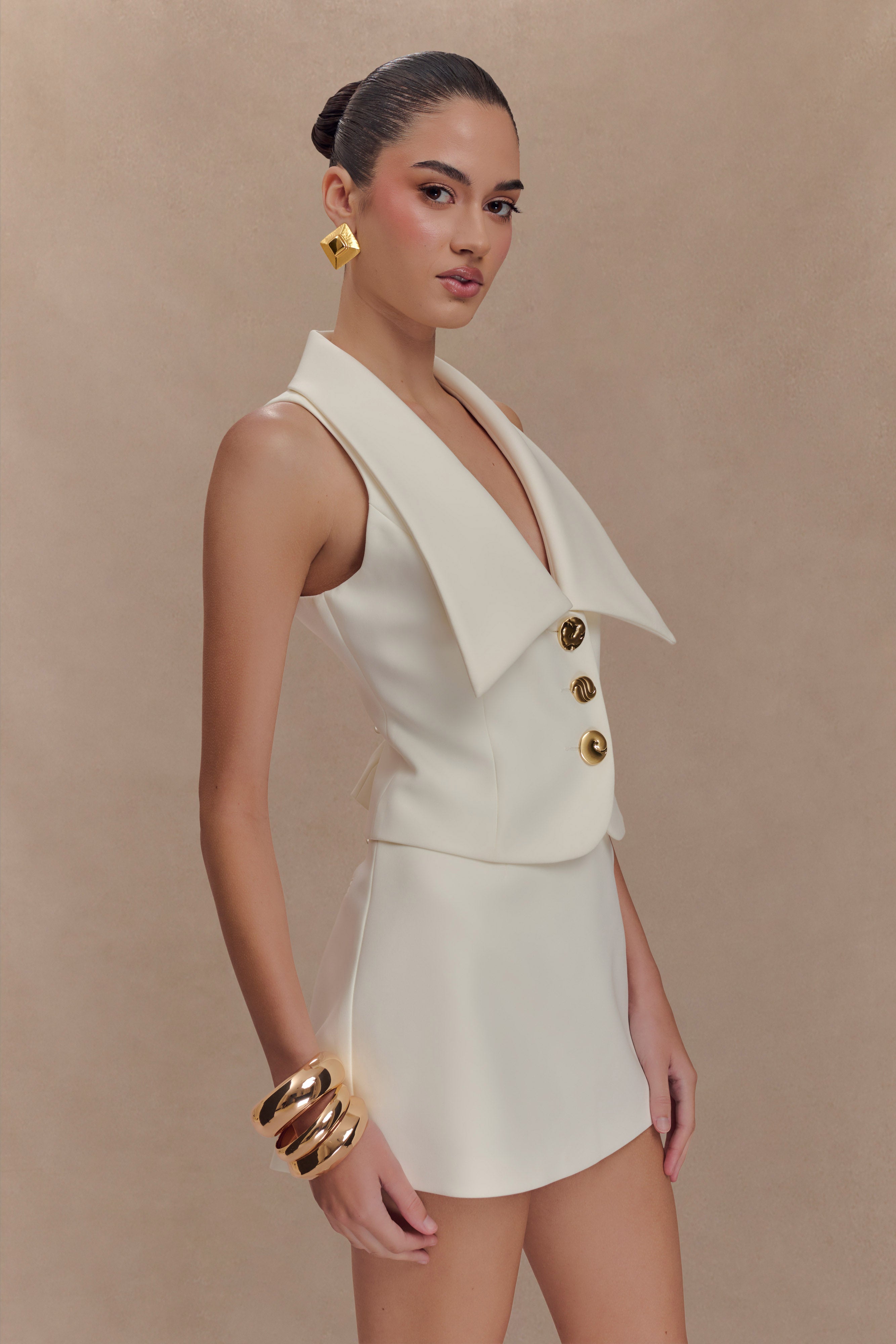 Alix Mixed Button Vest in Ivory – Chic&Drifts