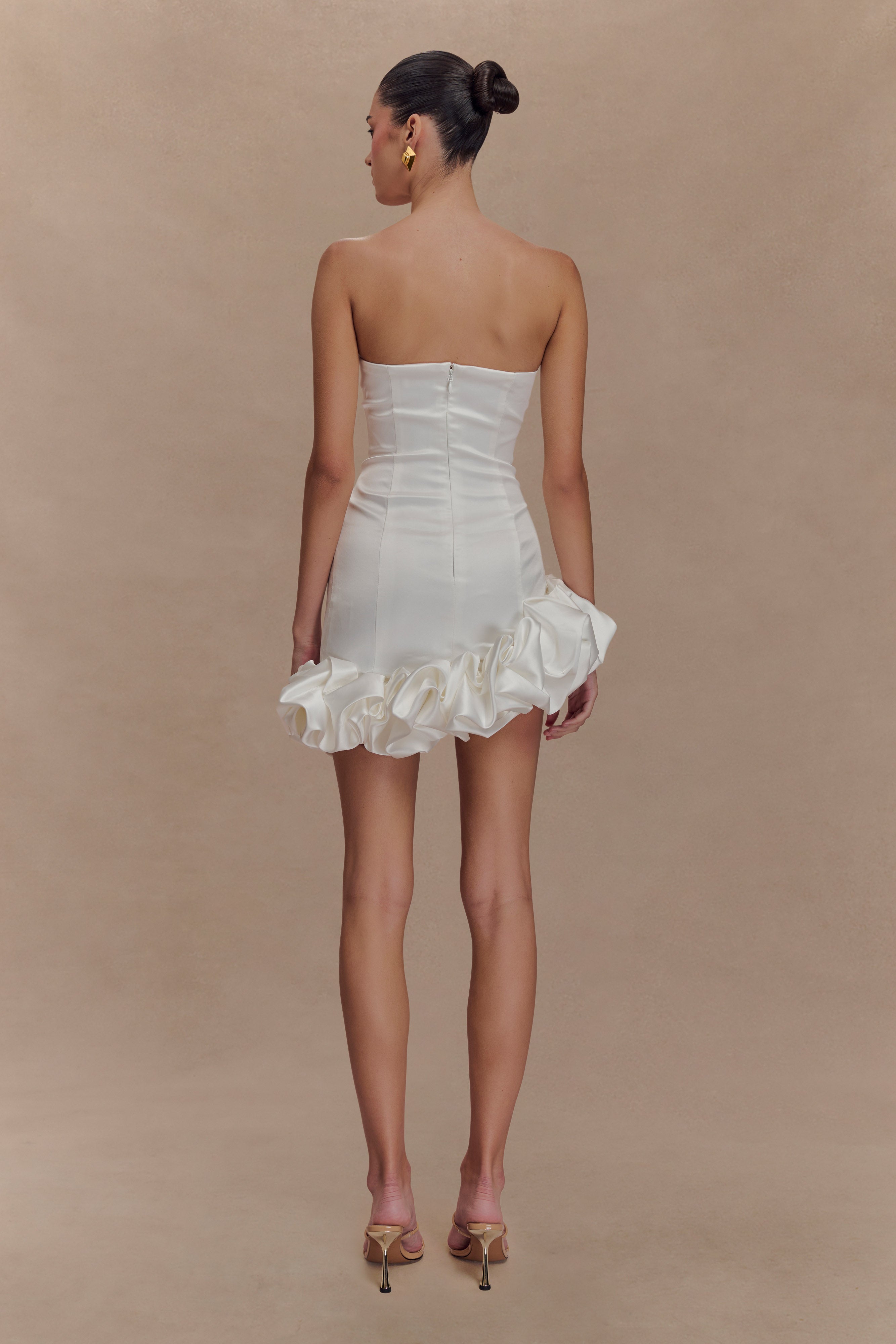 Alba Bubble Mini Dress in White – Chic&Drifts