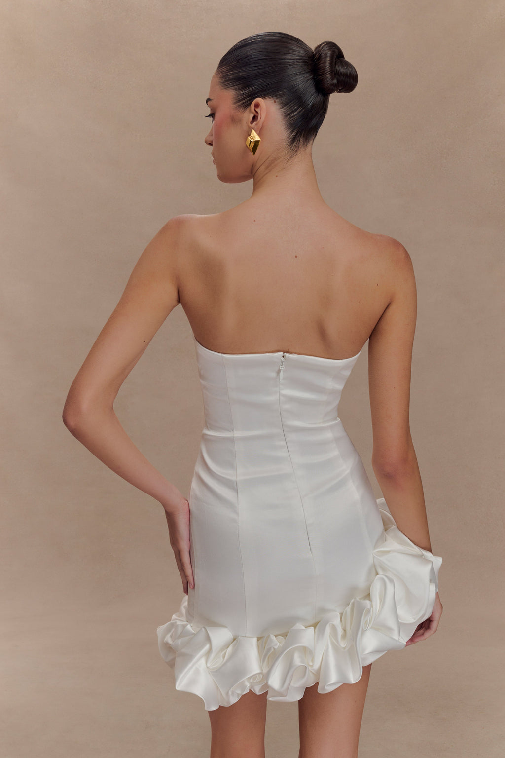 Alba Bubble Mini Dress in White – Chic&Drifts