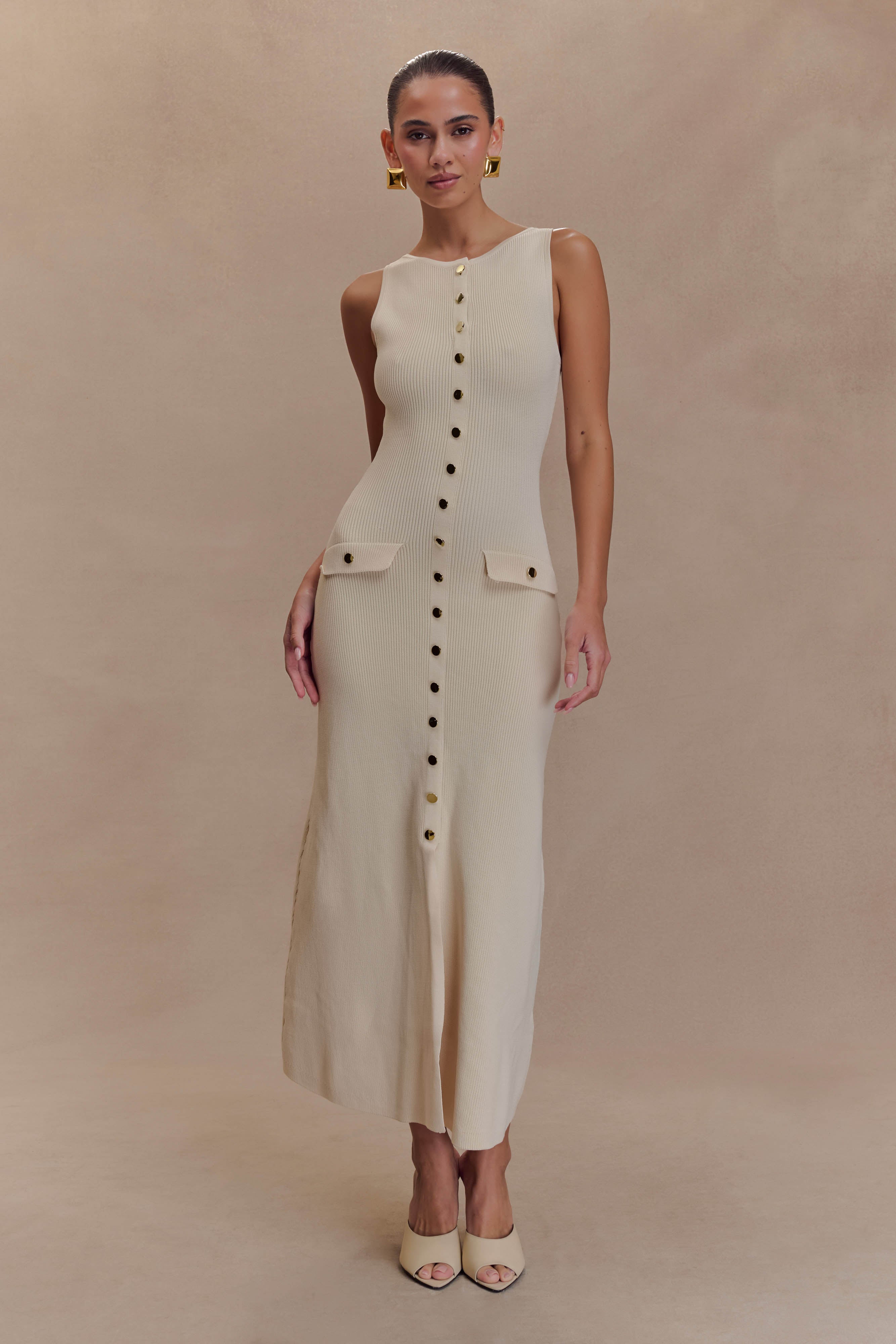 Sawyer Sleeveless Buttoned Maxi Dress in Ivory – Chic&Drifts