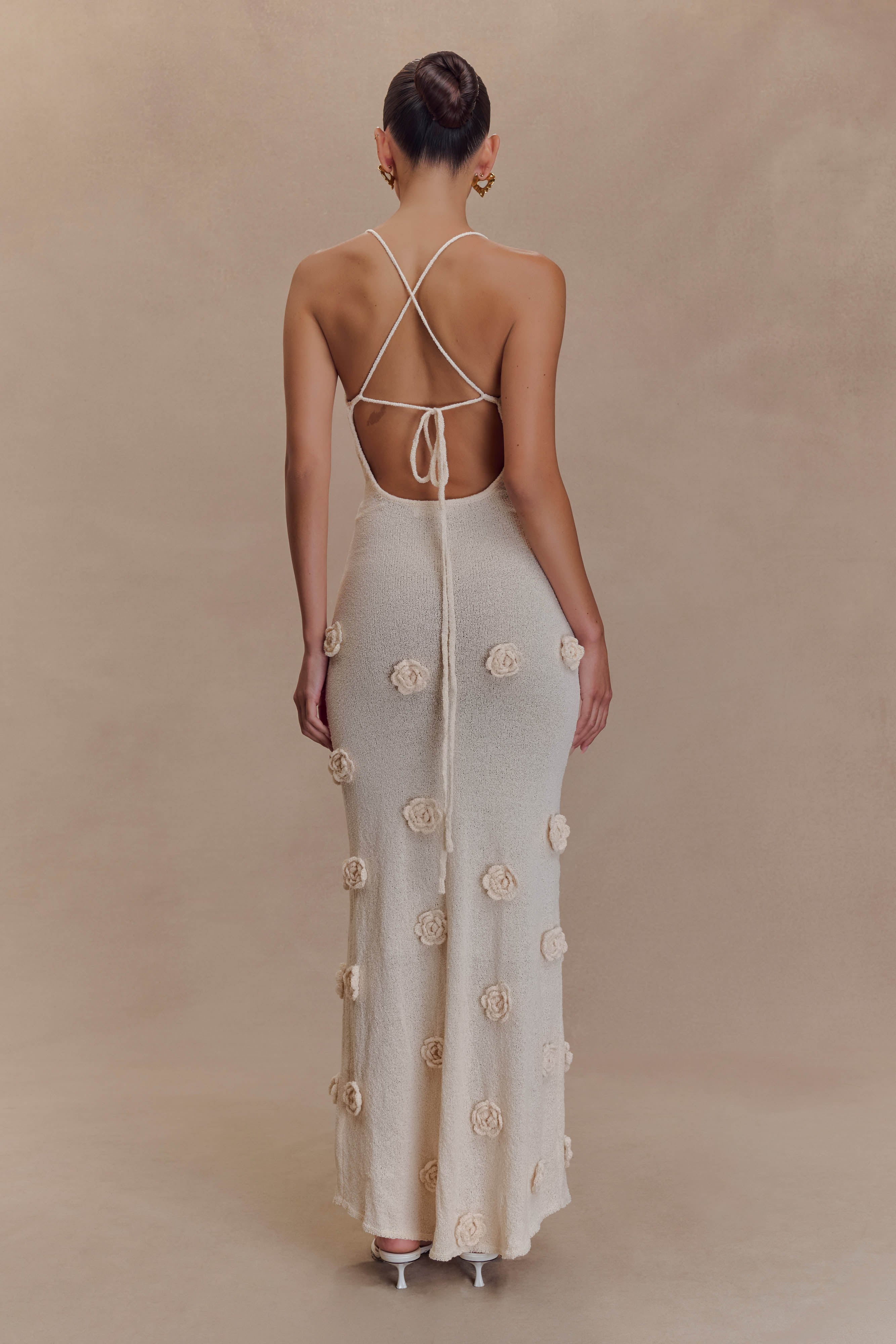 Suki Knit Maxi Dress With Flowers in Nude – Chic&Drifts