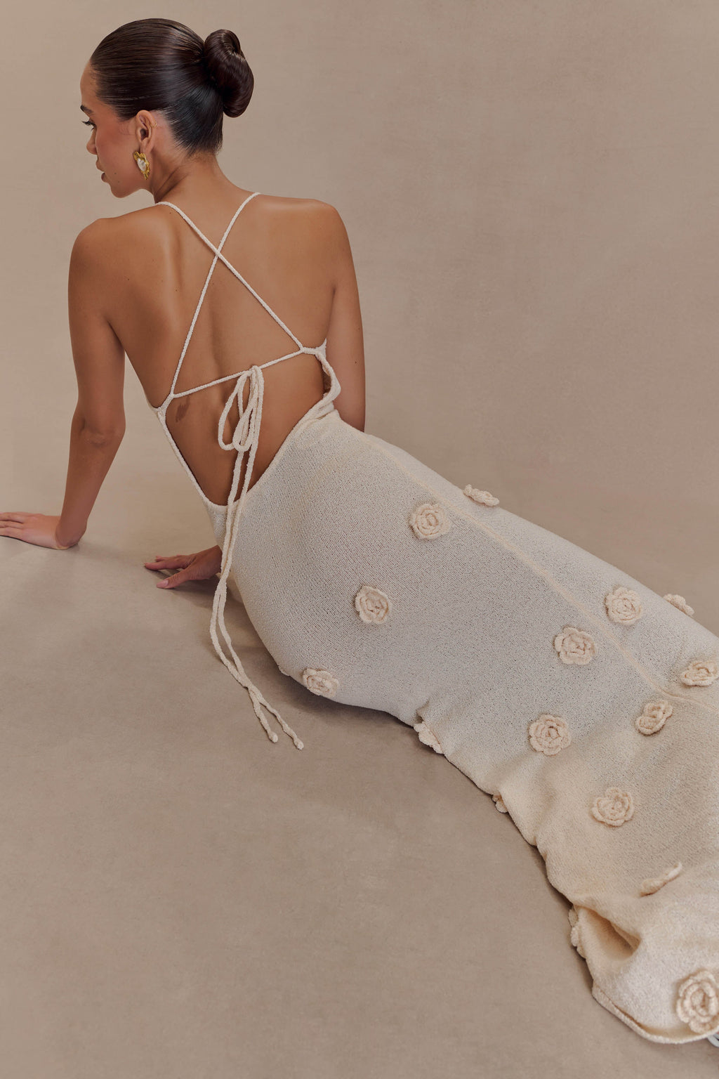 Suki Knit Maxi Dress With Flowers in Nude – Chic&Drifts