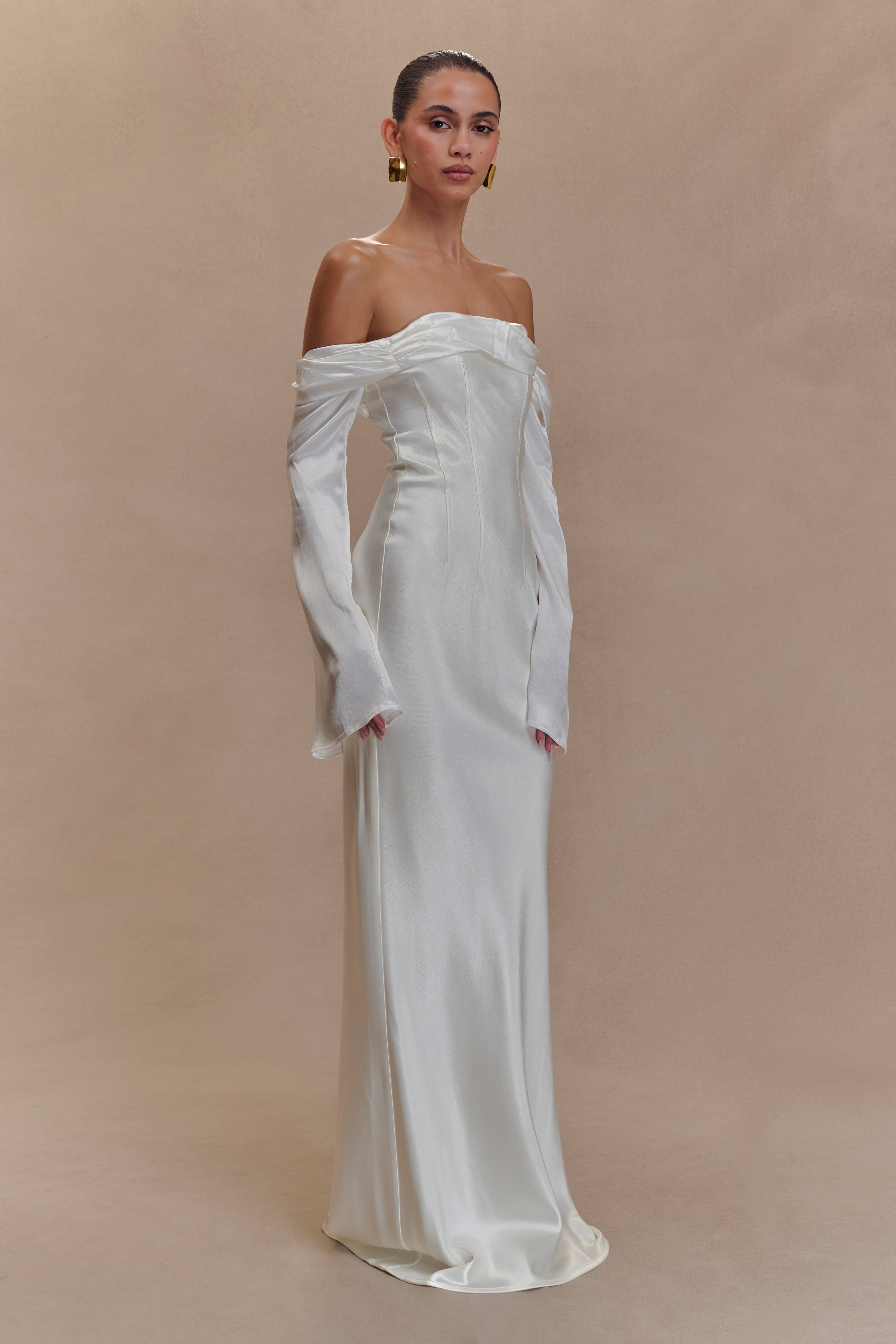 Giselle Off Shoulder Cowl Neck Maxi Dress in White – Chic&Drifts