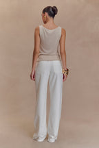 Caitlin Mid Rise Jeans in White – Chic&Drifts