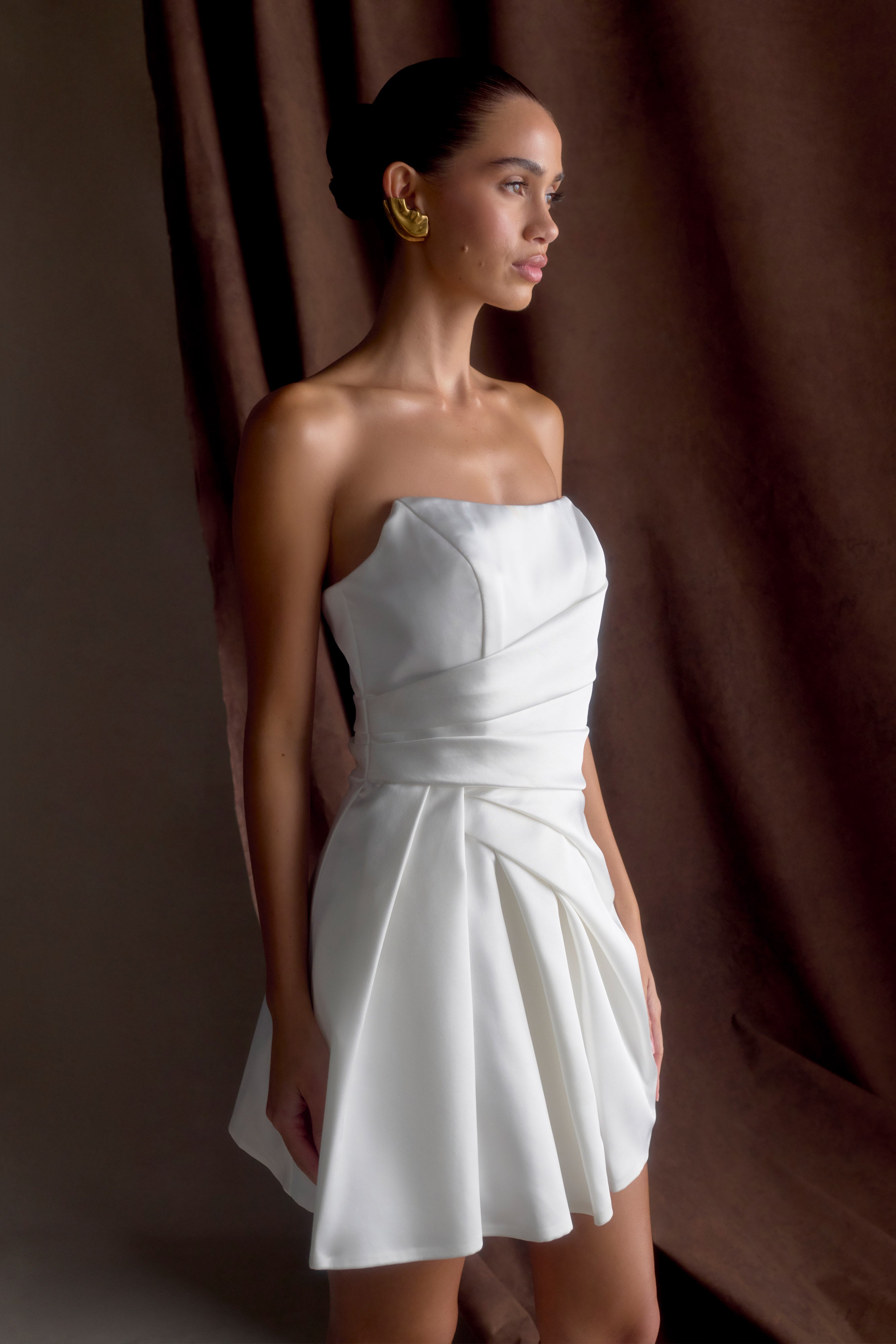 Lora Strapless Satin Mini Dress in White – Chic&Drifts