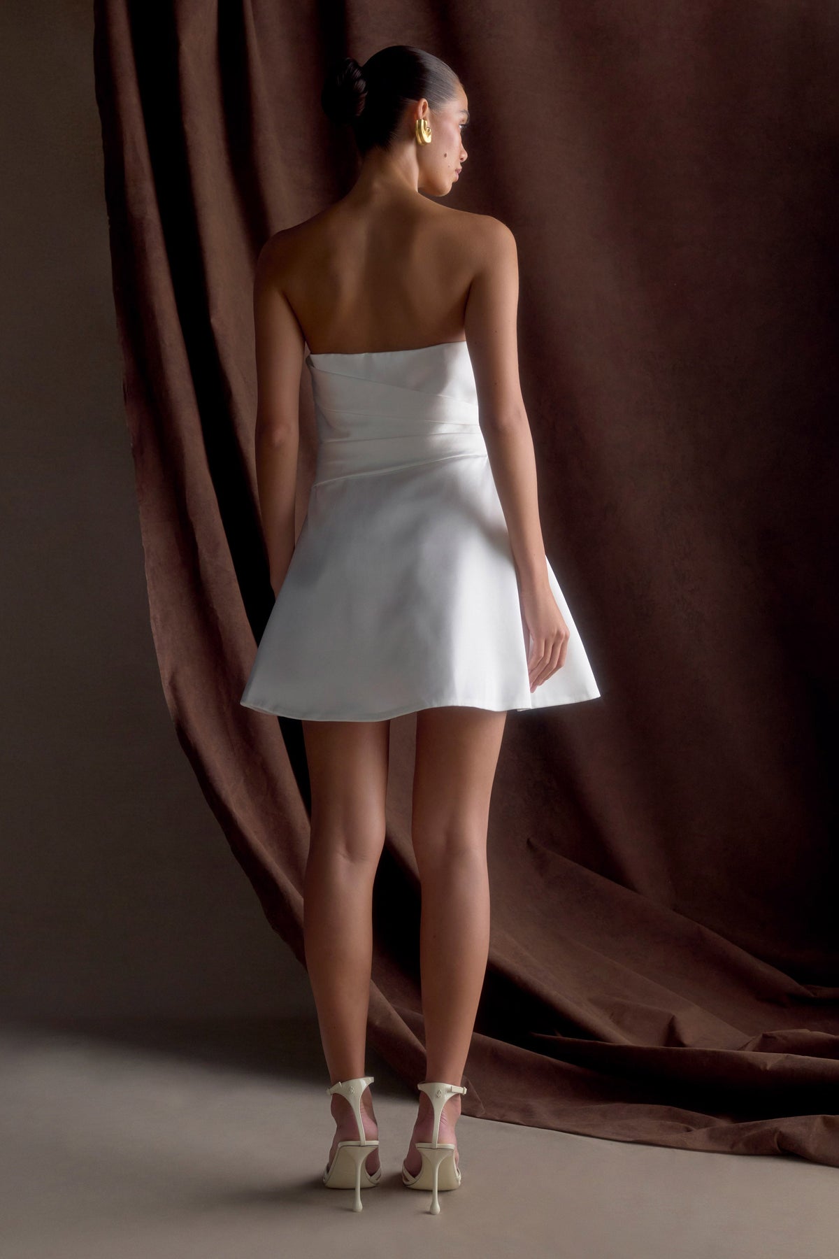 Lora Strapless Satin Mini Dress in White – Chic&Drifts