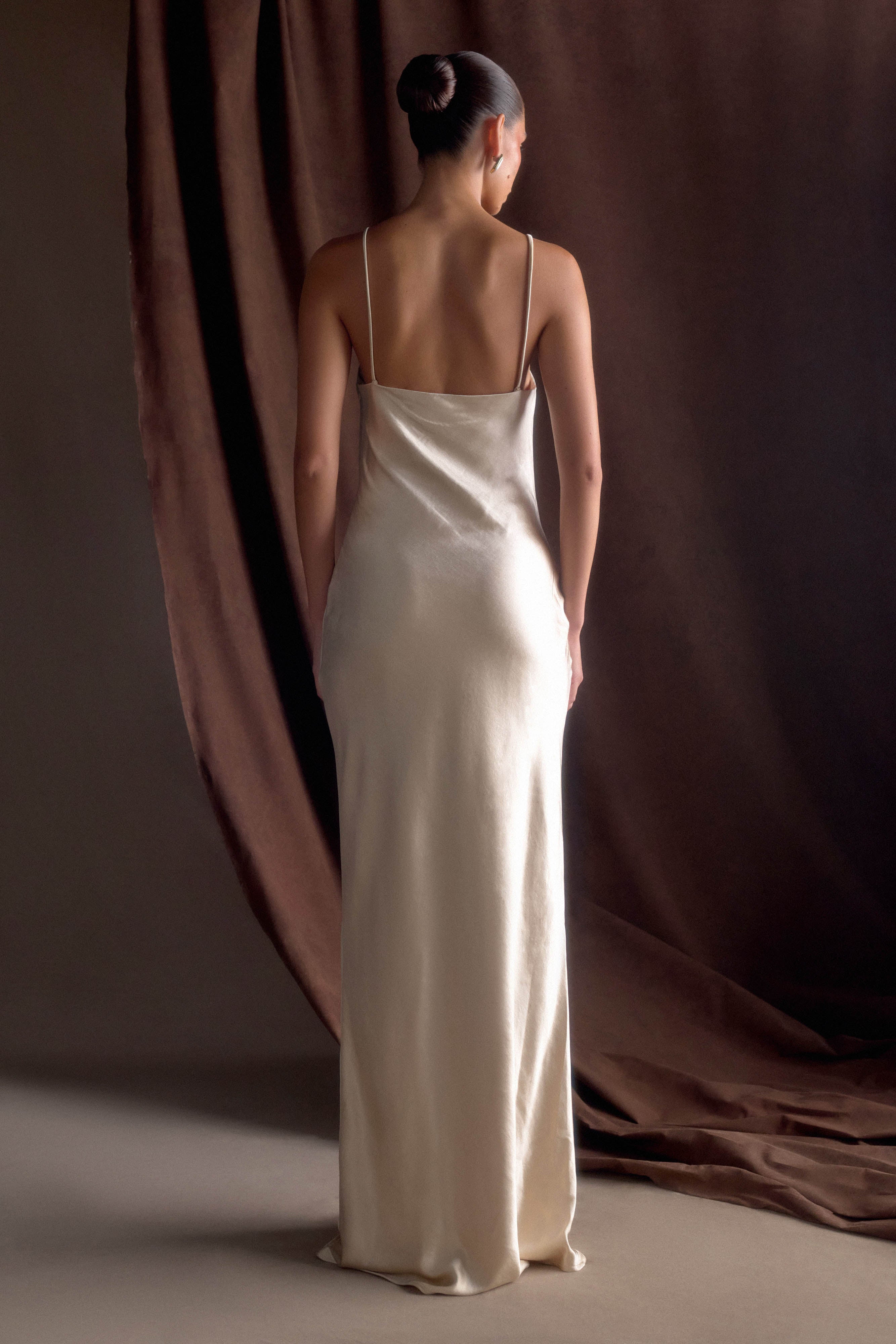 Lilly Sweetheart Satin Maxi Dress in Blush Gold – Chic&Drifts