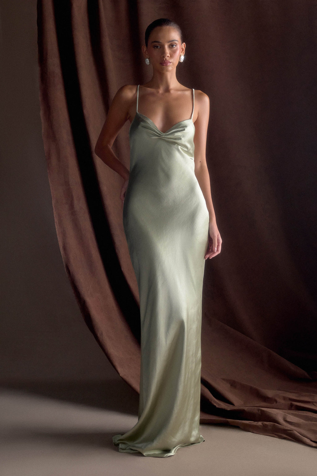 Lilly Sweetheart Satin Maxi Dress in Sage – Chic&Drifts