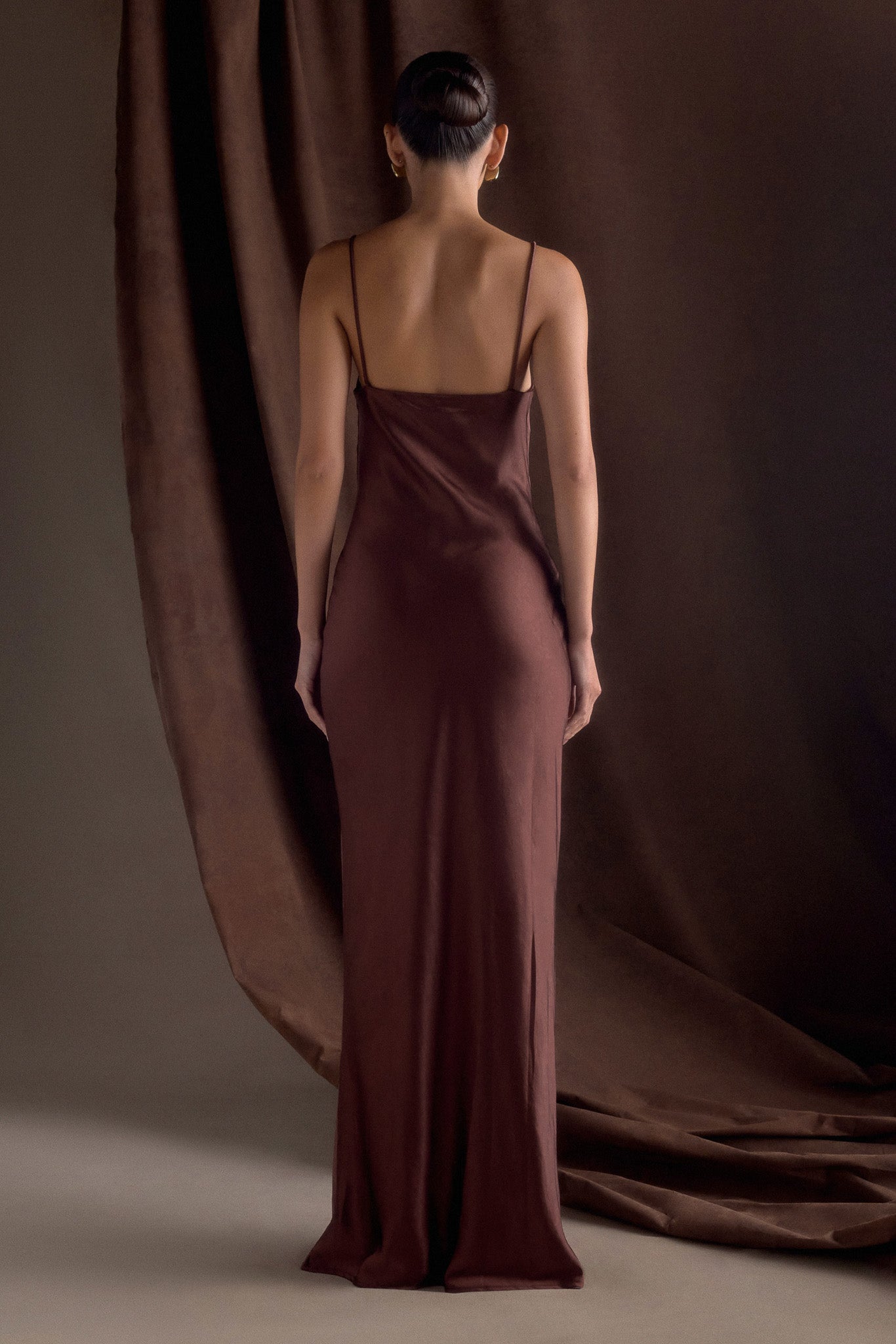 Lilly Sweetheart Satin Maxi Dress in Dark Chocolate – Chic&Drifts