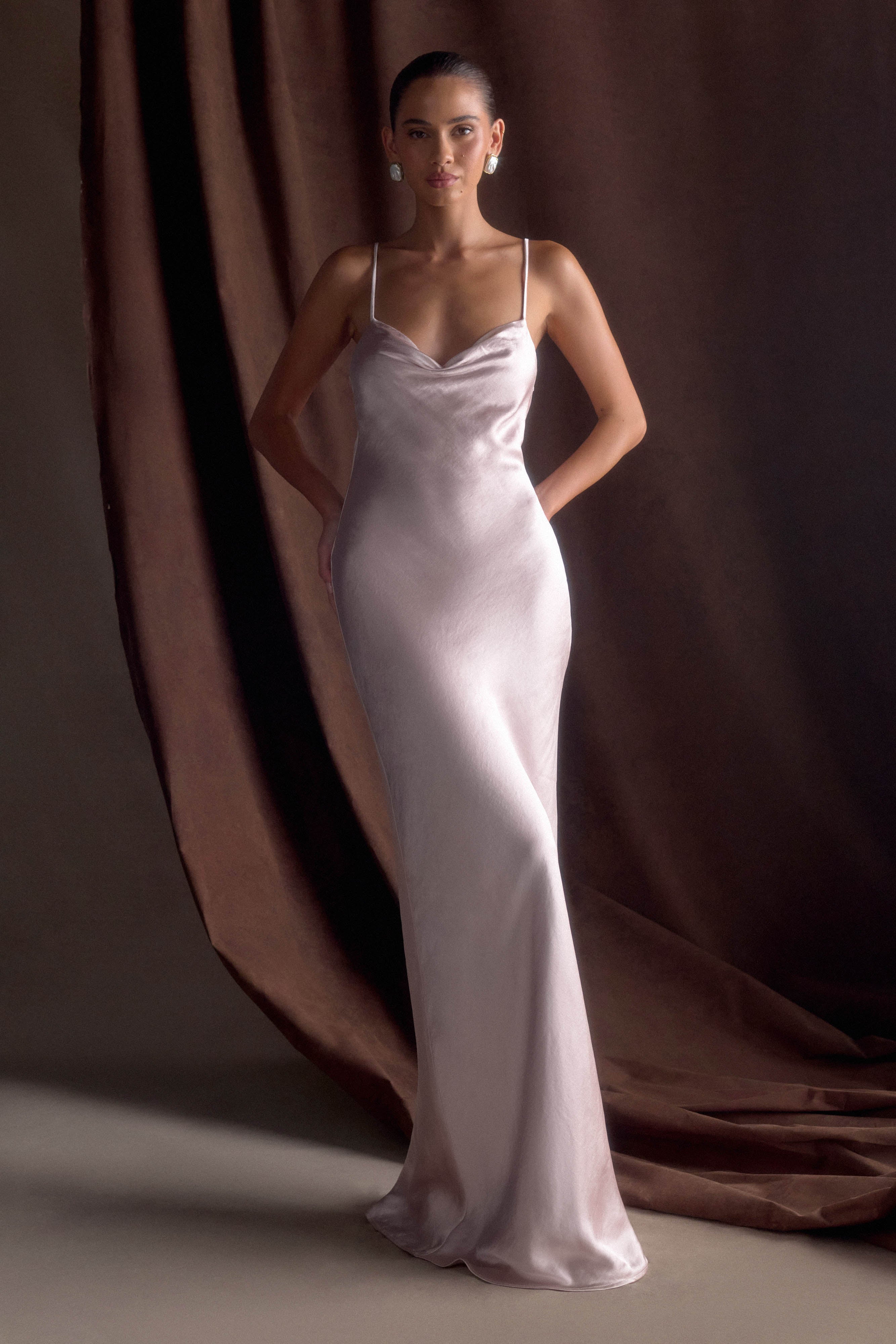 Lilly Sweetheart Satin Maxi Dress in Soft Pink – Chic&Drifts