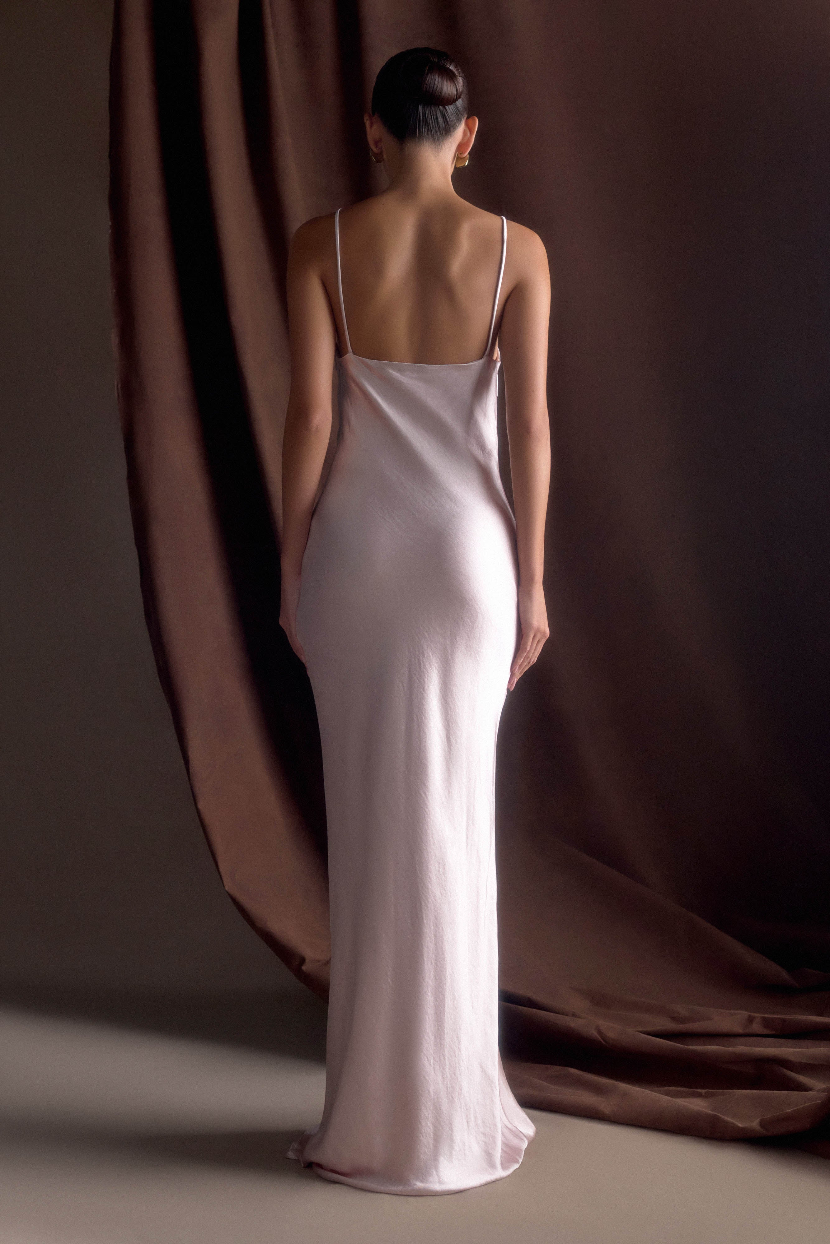 Lilly Sweetheart Satin Maxi Dress in Soft Pink – Chic&Drifts