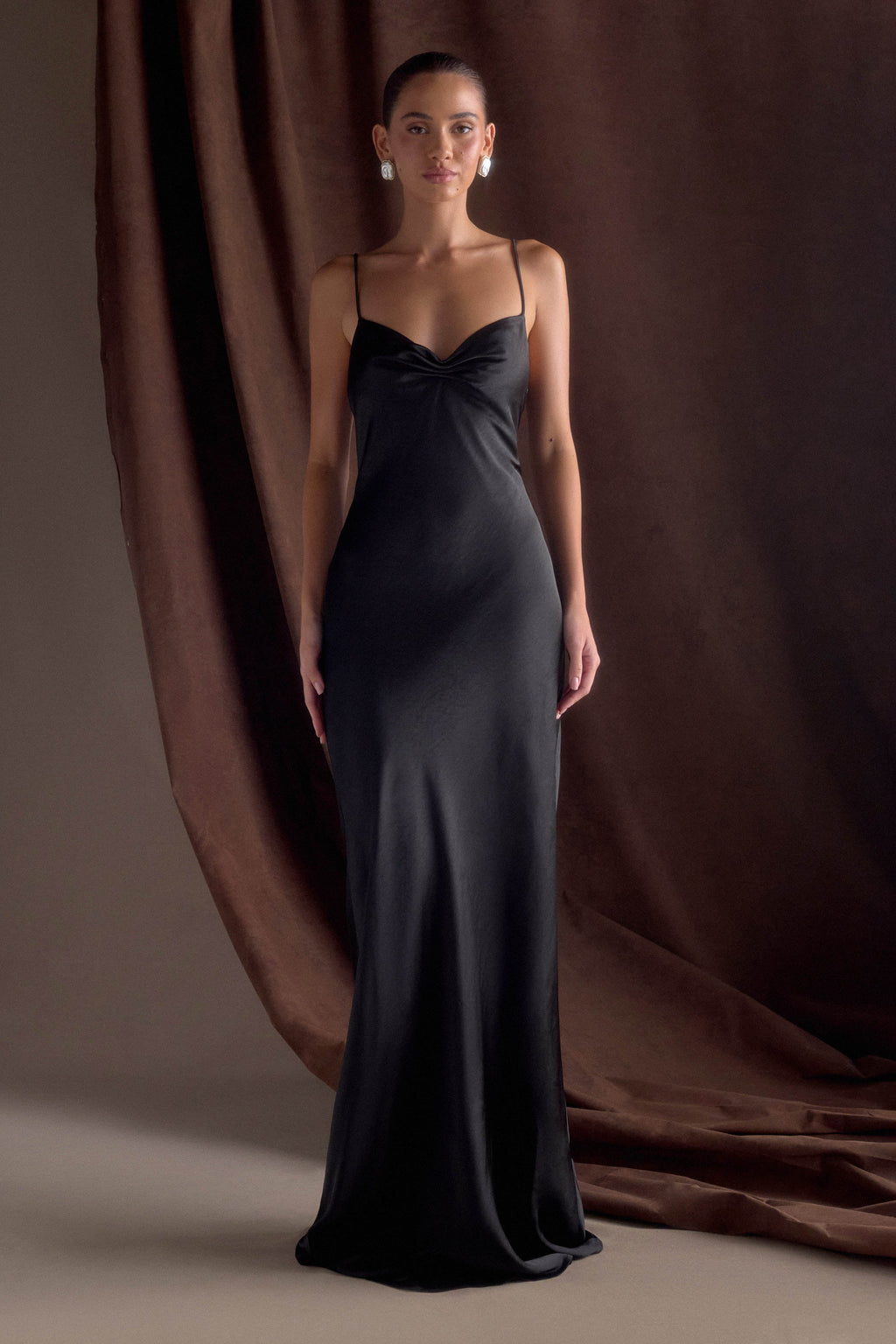 Lilly Sweetheart Satin Maxi Dress in Black – Chic&Drifts