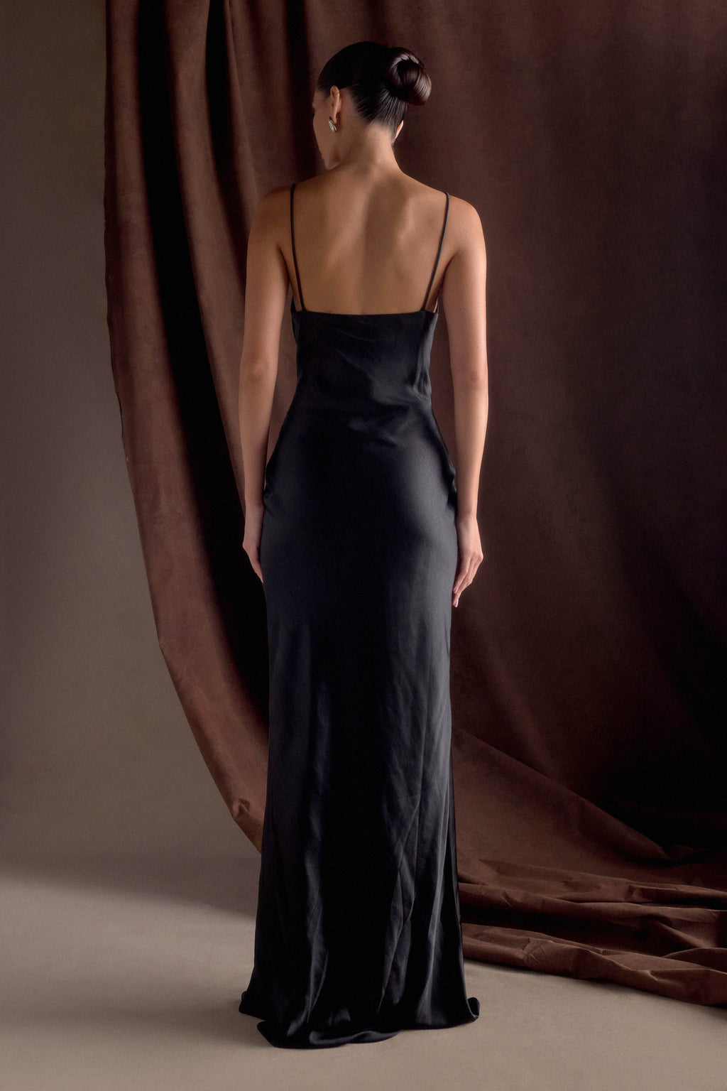 Lilly Sweetheart Satin Maxi Dress in Black – Chic&Drifts