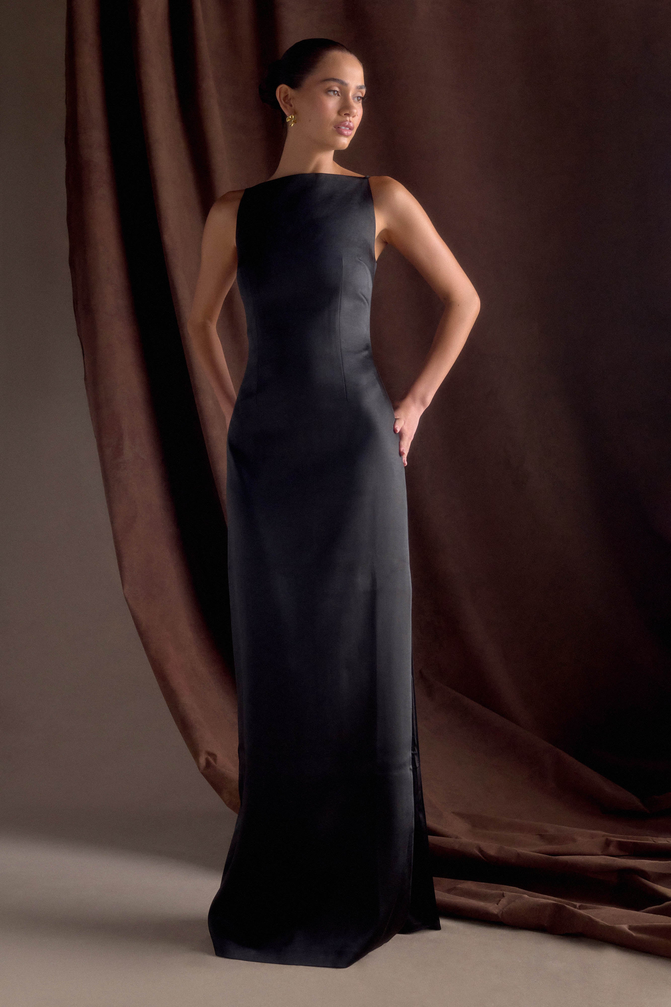 Violet Sleeveless Satin Maxi Dress in Black – Chic&Drifts