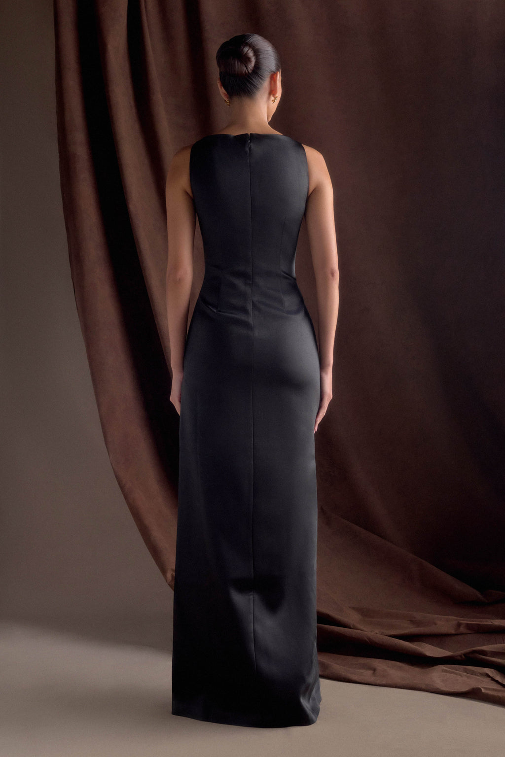 Violet Sleeveless Satin Maxi Dress in Black – Chic&Drifts