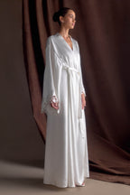 Sullivan Satin Bridal Robe With Lace in Ivory – Chic&Drifts