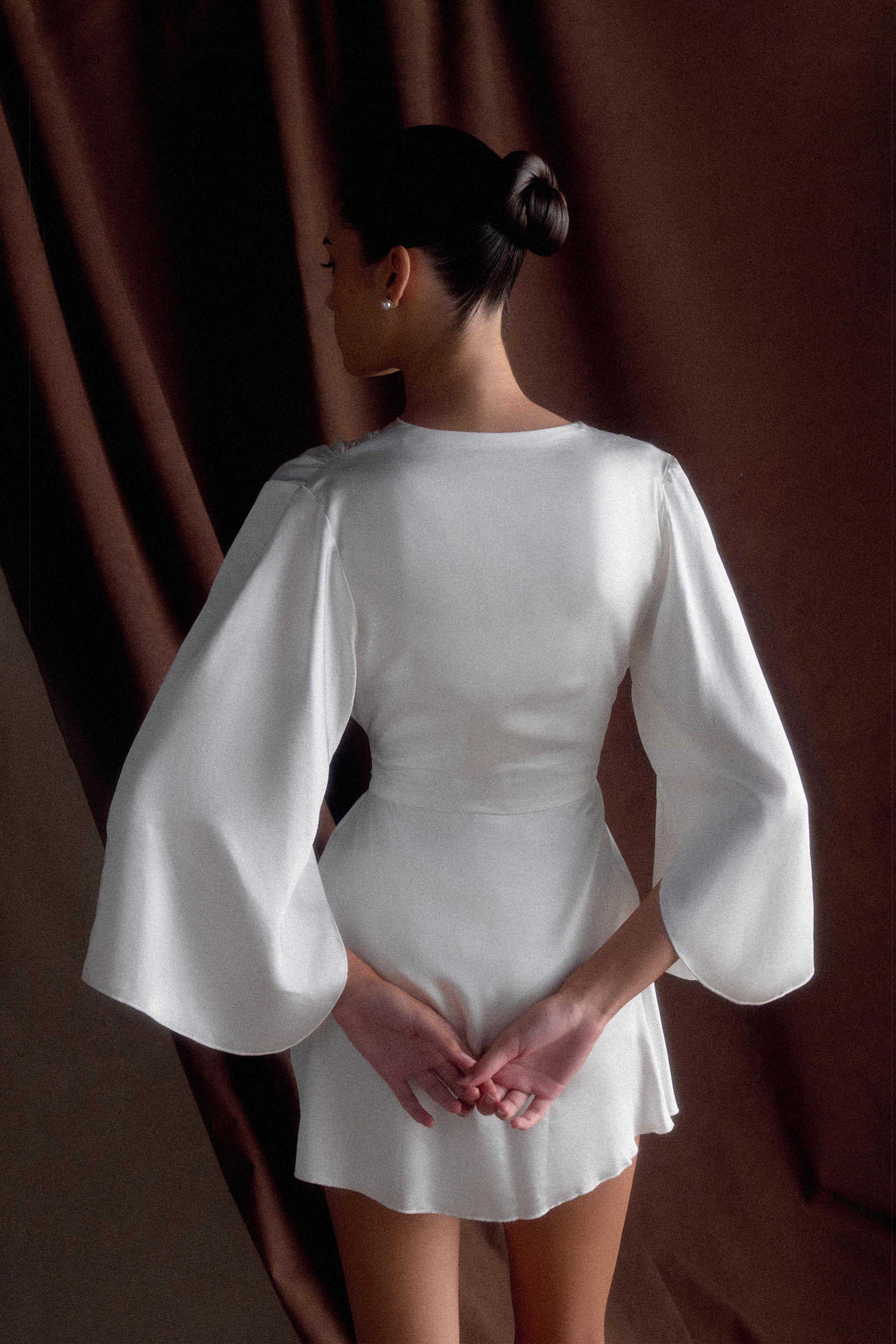 Sterling Satin Bridal Robe in Ivory – Chic&Drifts