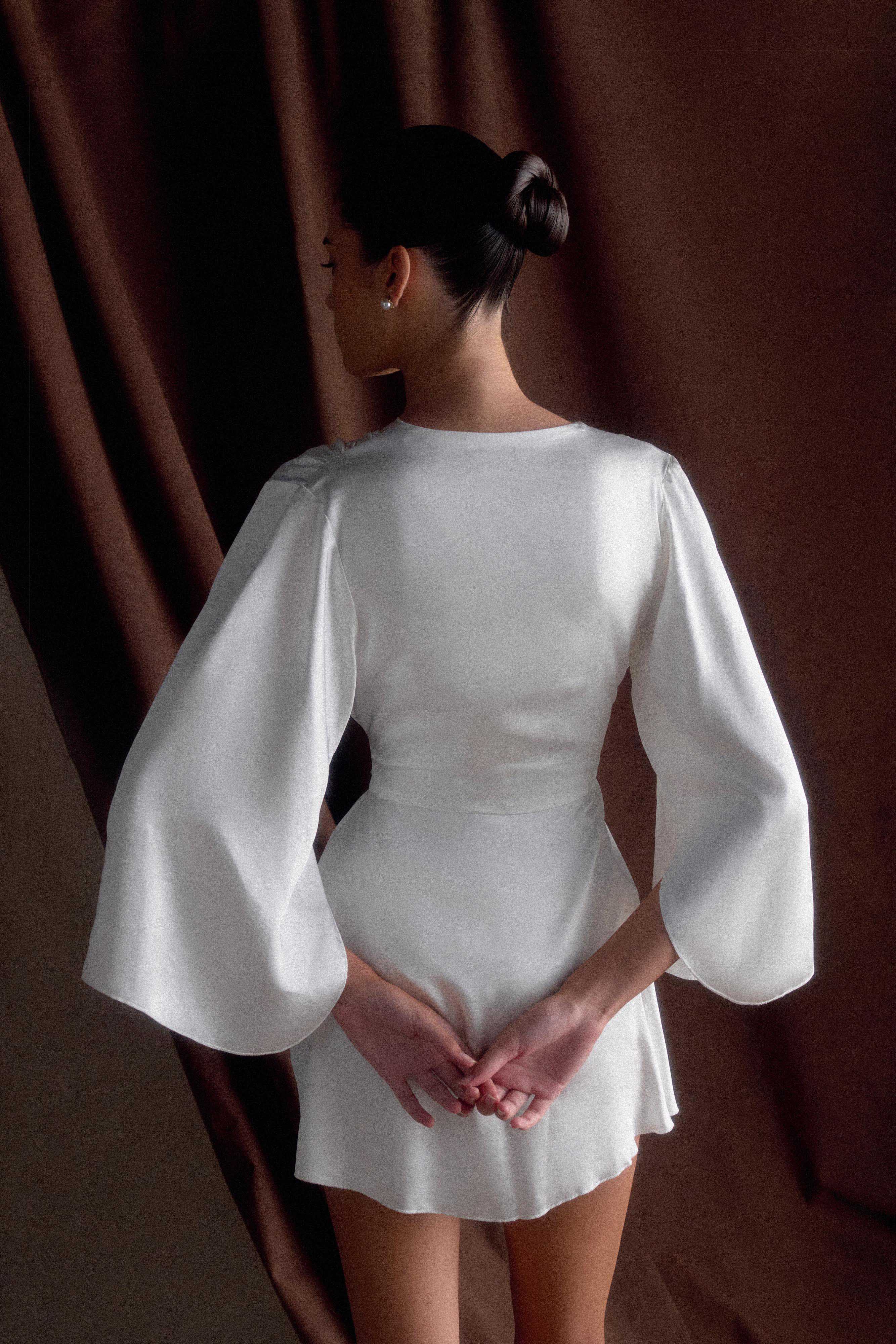 Sterling Satin Bridal Robe in Ivory – Chic&Drifts