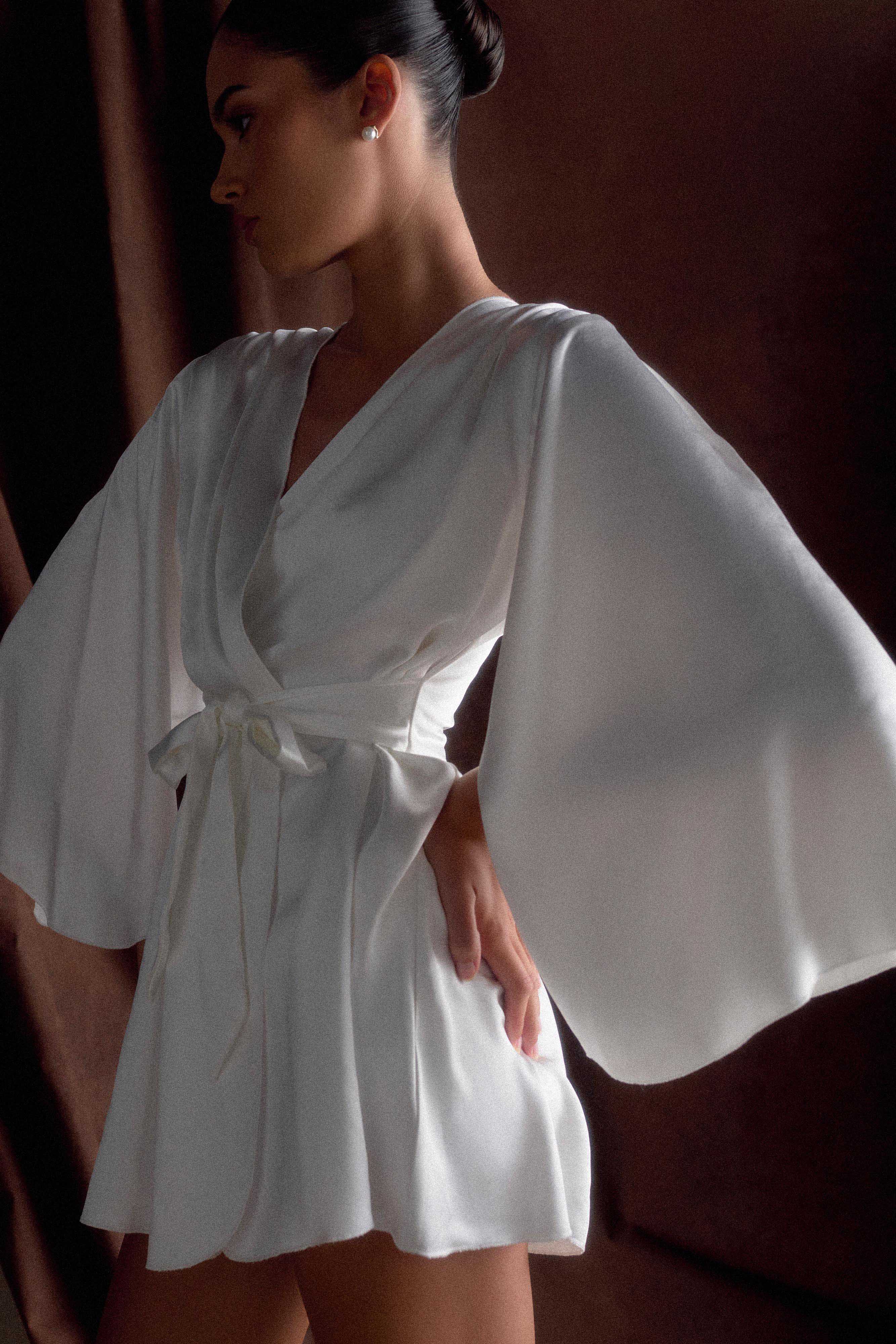 Sterling Satin Bridal Robe in Ivory – Chic&Drifts