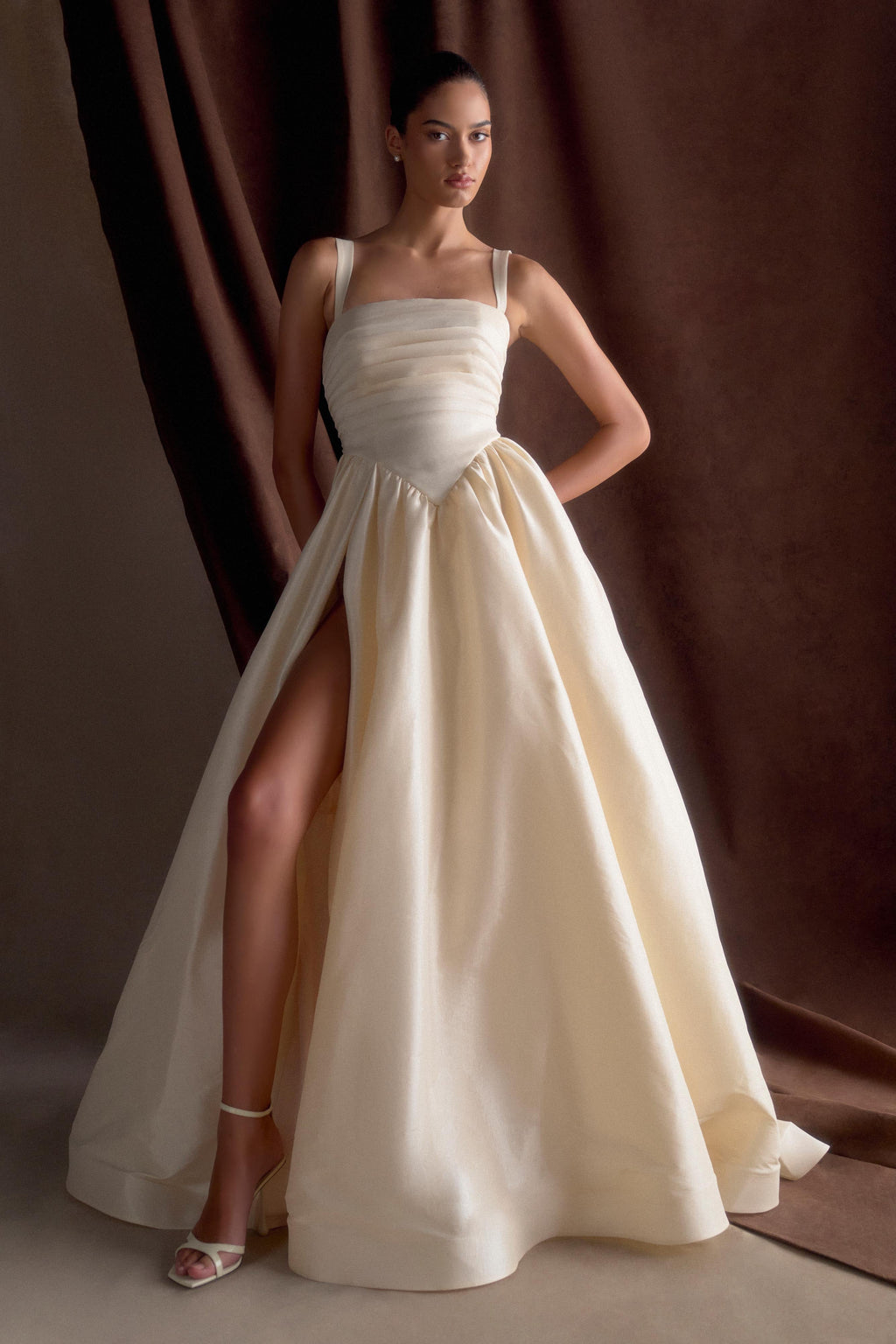Carla Ruched Gown in Cream Ivory – Chic&Drifts