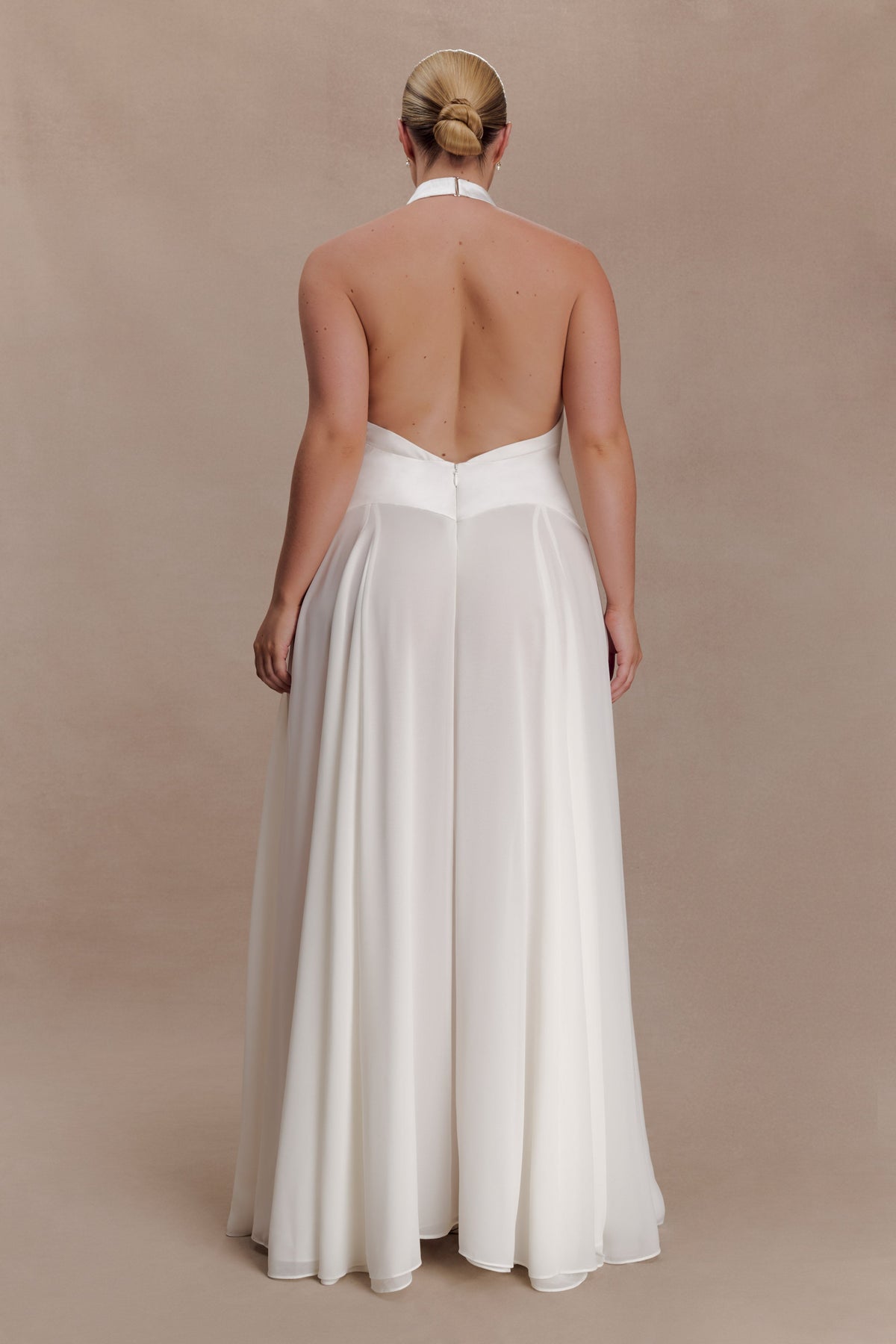 Susan Chiffon Halter Maxi Dress in Ivory – Chic&Drifts
