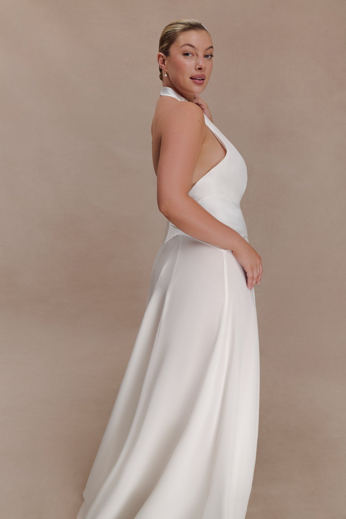 Susan Chiffon Halter Maxi Dress in Ivory – Chic&Drifts