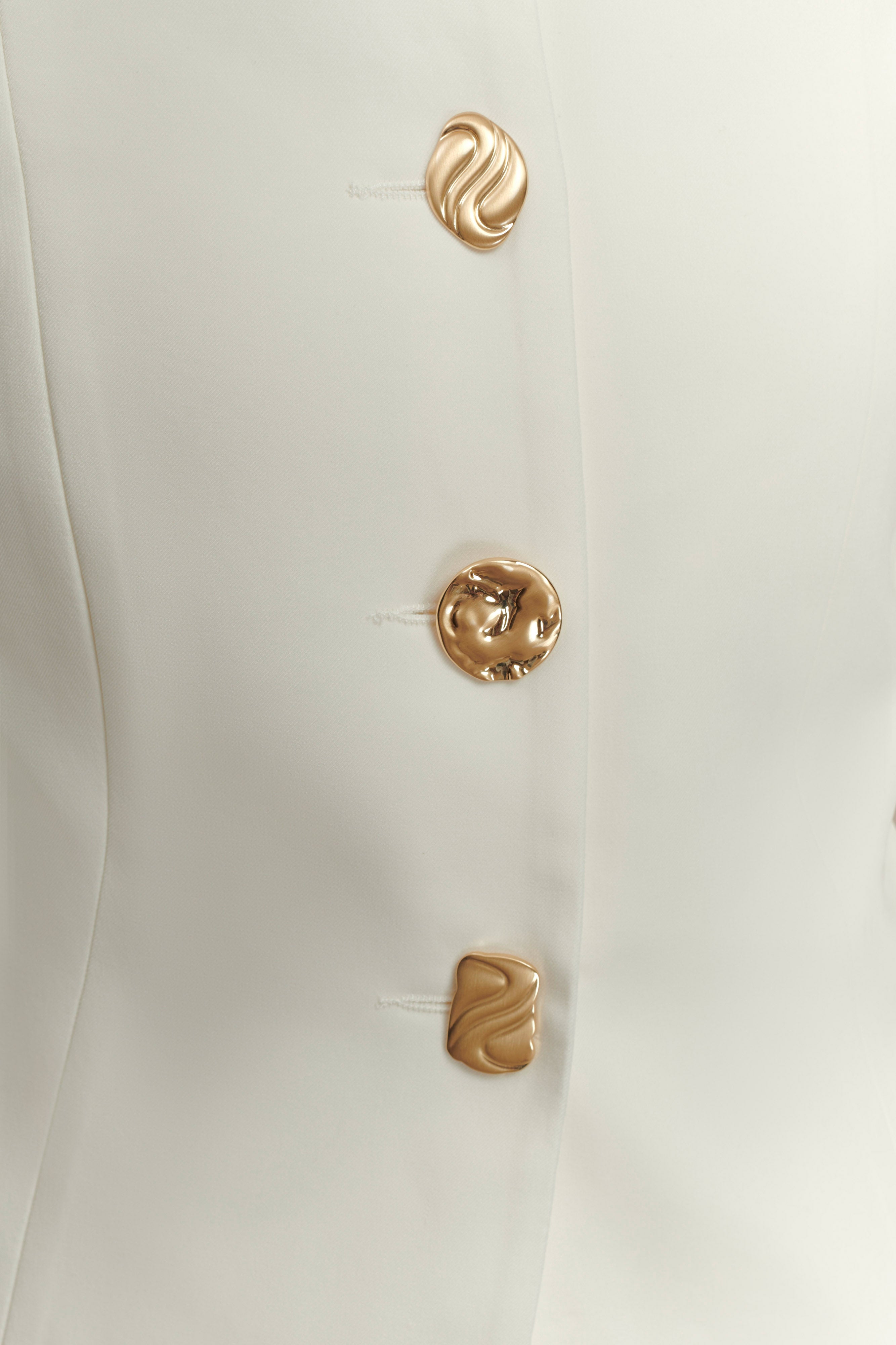 Asia Mixed Button Blazer in Ivory – Chic&Drifts