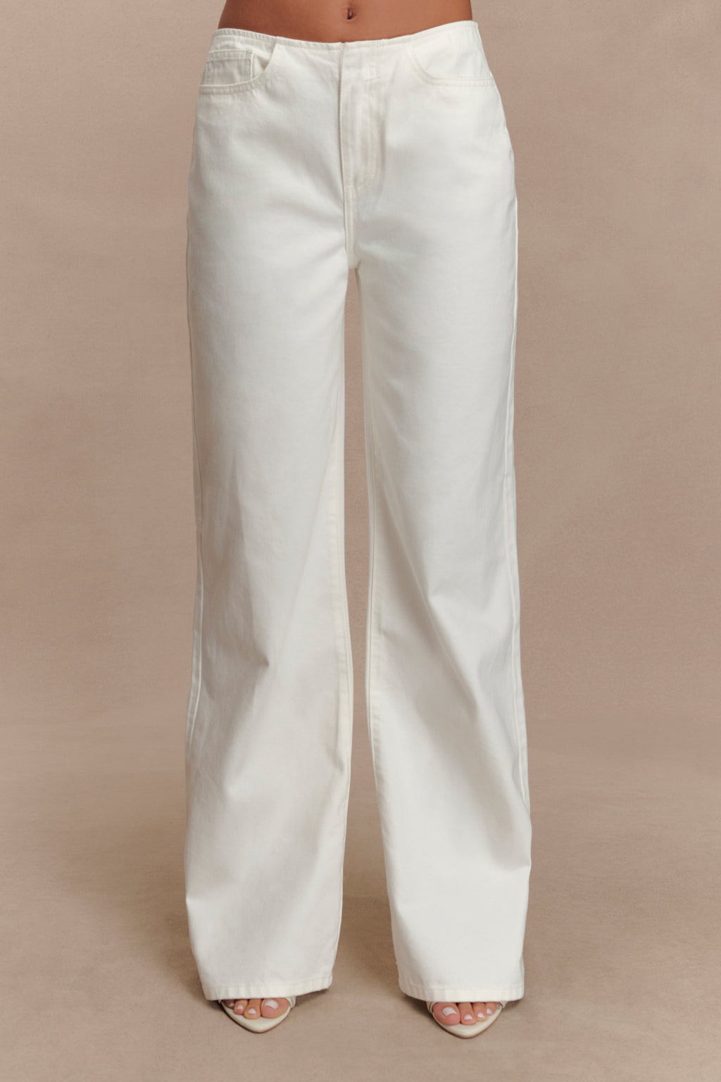 Caitlin Mid Rise Jeans in White – Chic&Drifts