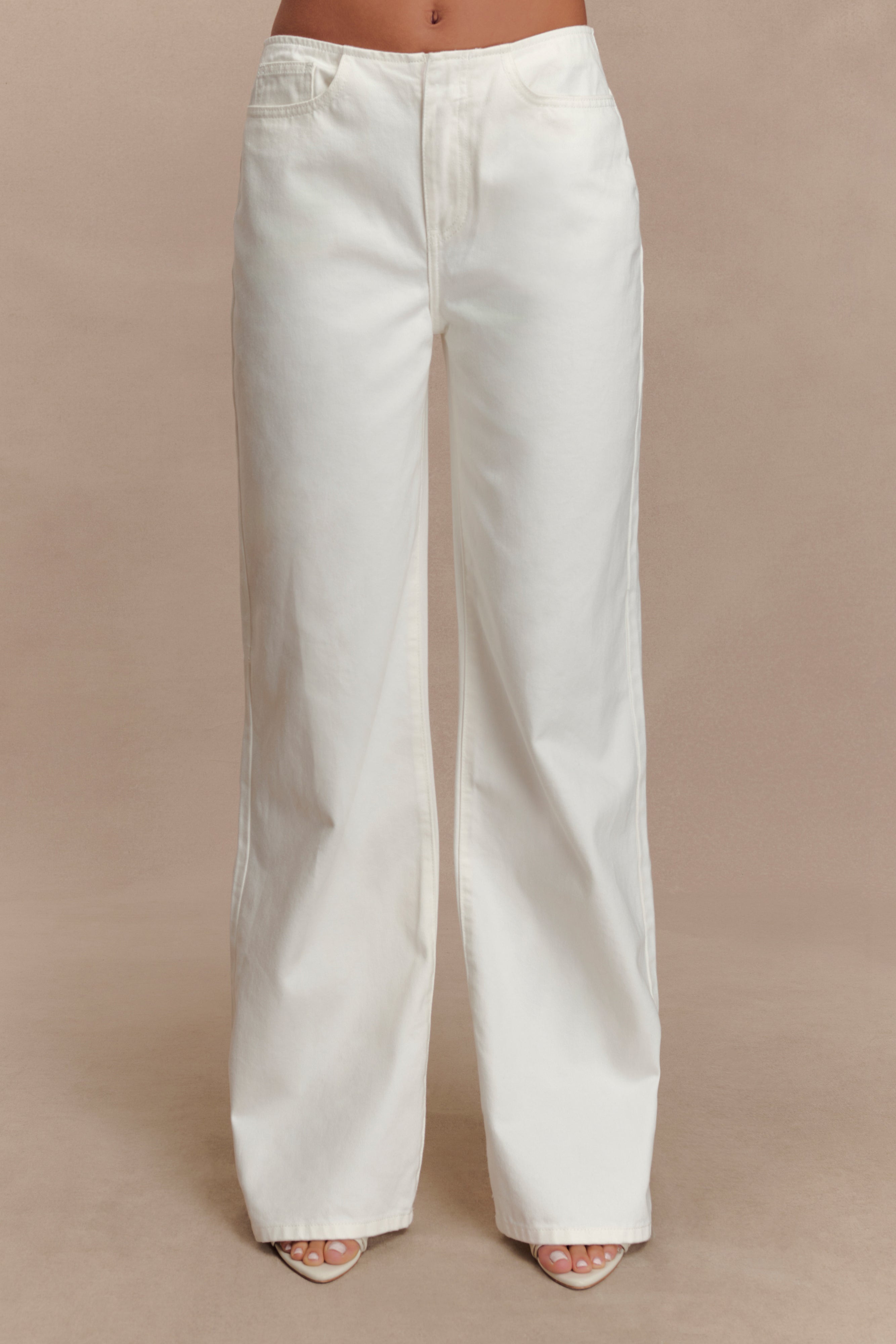 Caitlin Mid Rise Jeans in White – Chic&Drifts