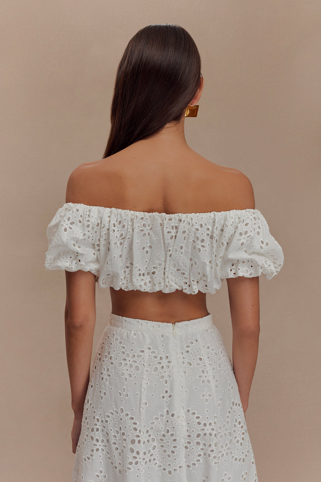 Autumn Off Shoulder Broderie Top in White – Chic&Drifts
